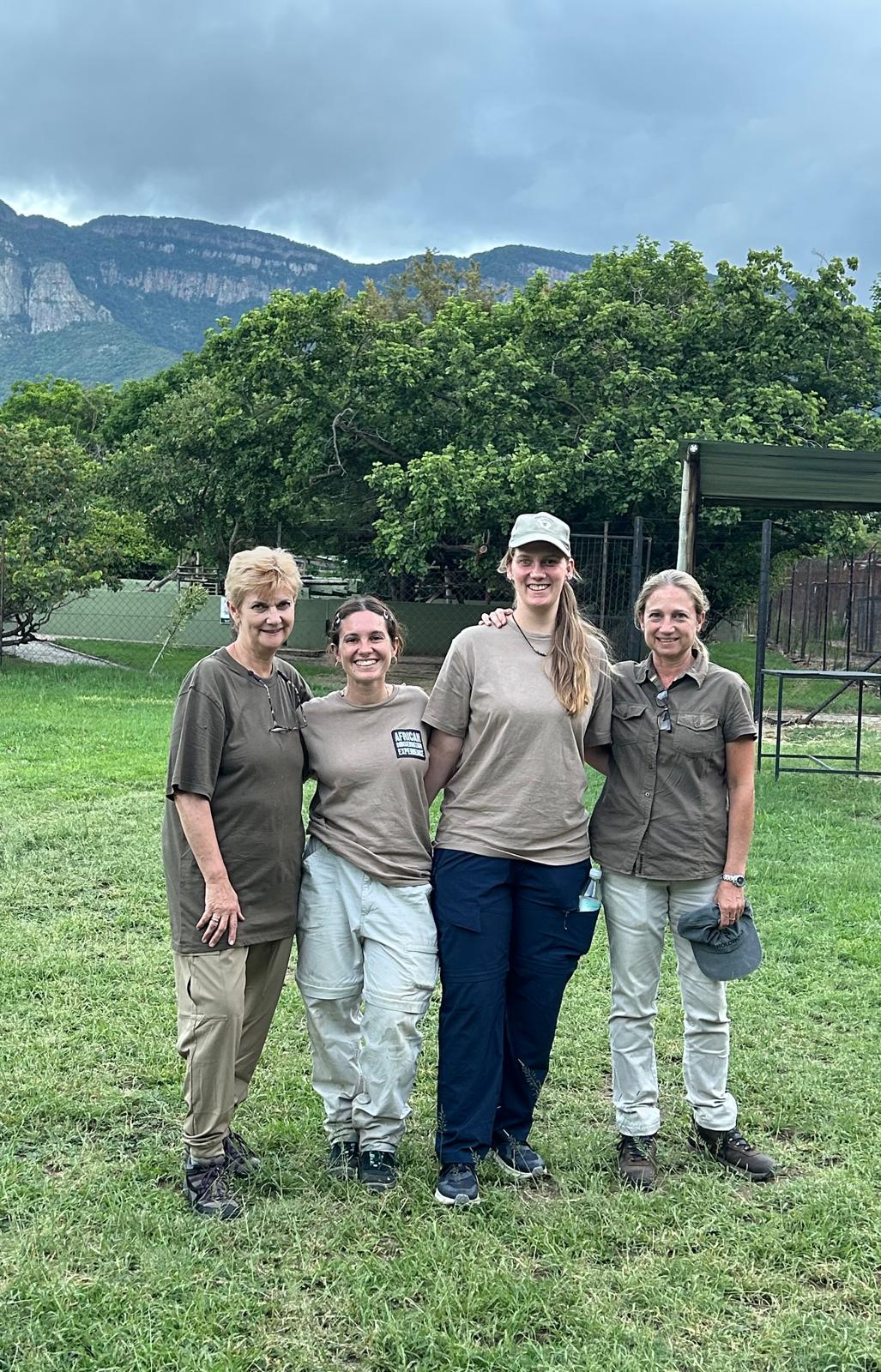 Rhonda LaFosse: group of volunteers posing 