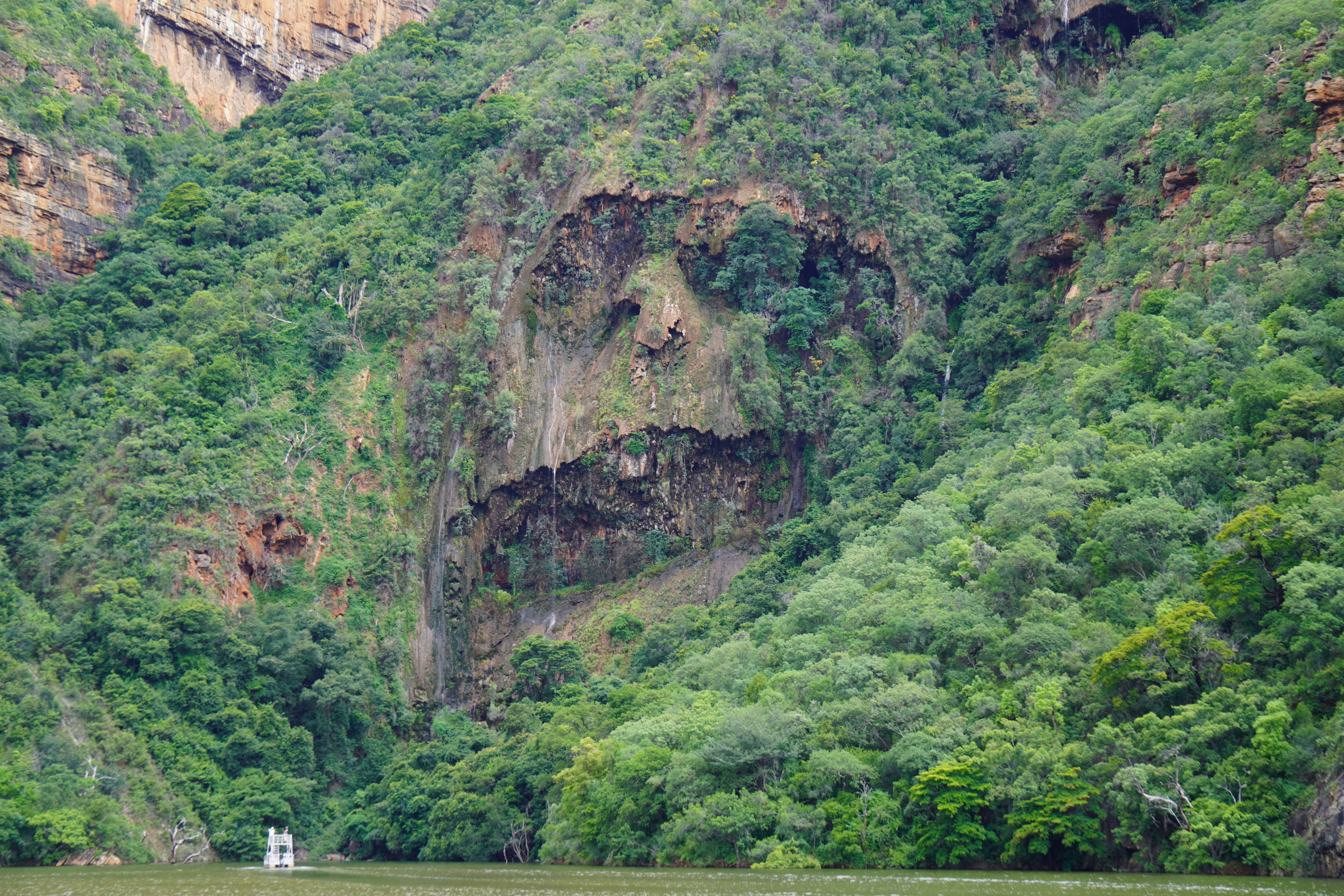 Tyler Neufeld: Blyde river canyon from the water