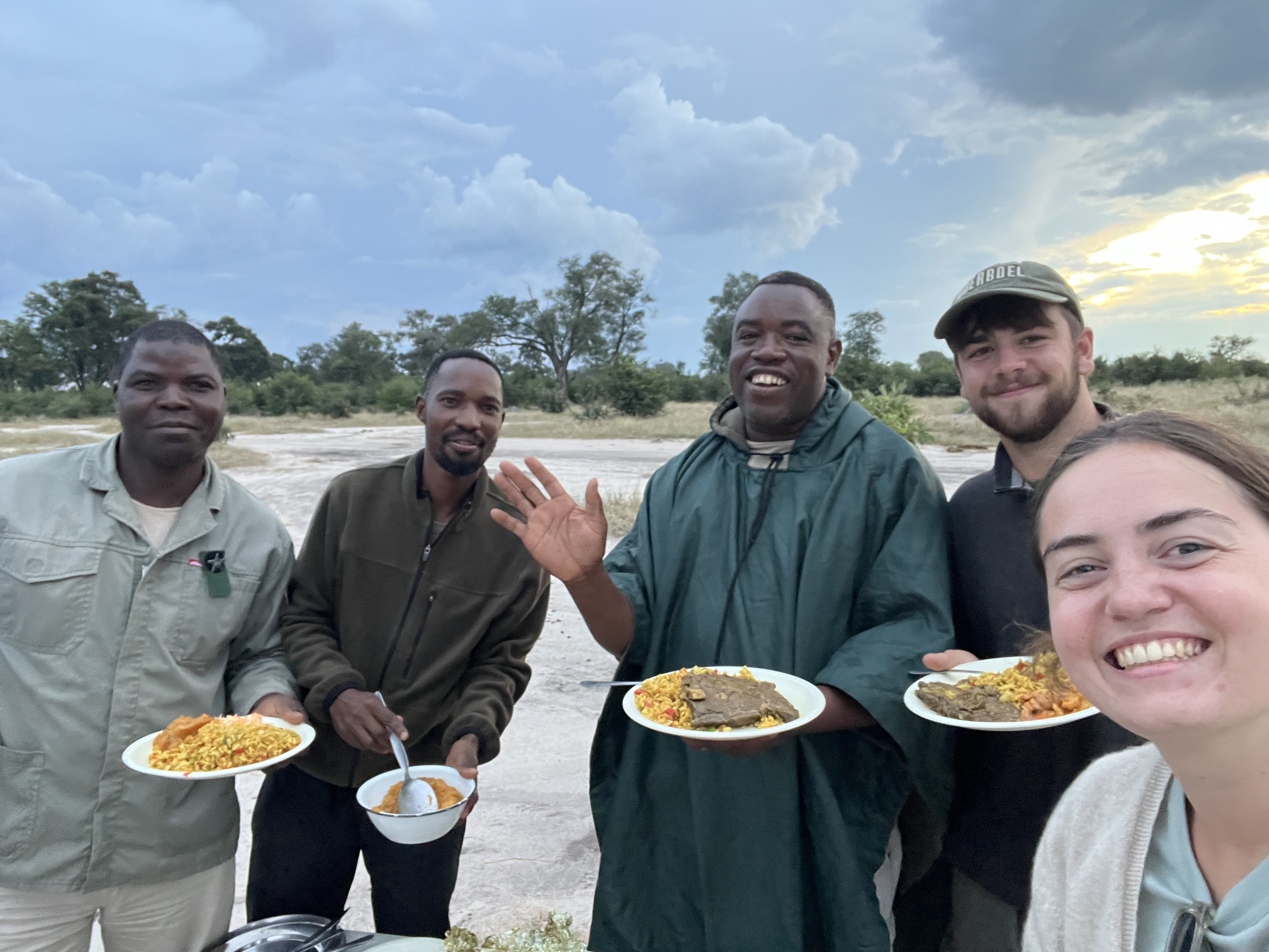 Isabella Drenthen: group posing with food 
