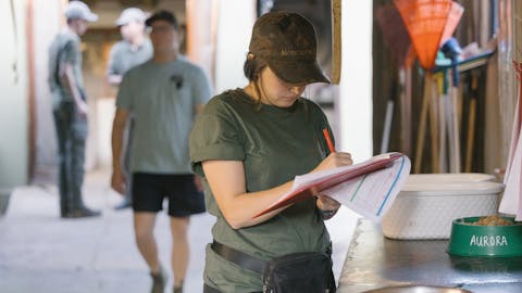 Wildlife Rehabilitation Placement - volunteer making notes