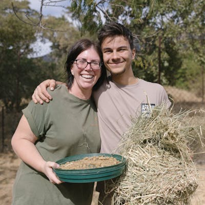 Wildlife rehabilitation volunteer opportunities - Moholoholo Wildlife Rehabilitation Centre - Social Group Photo