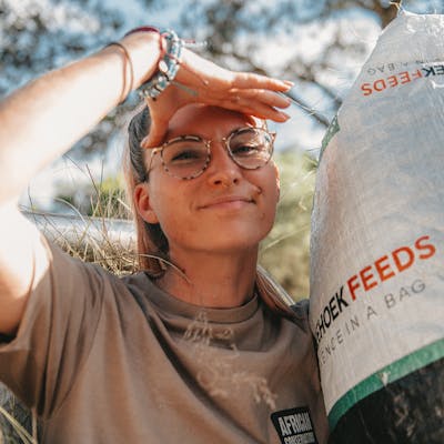 Gap year wildlife conservation - Gap year experiences - Volunteer with rhino feed