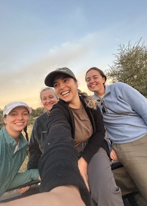Gap year wildlife conservation - Gap year experiences - Volunteers at the Vikela Kruger Conservation Experience