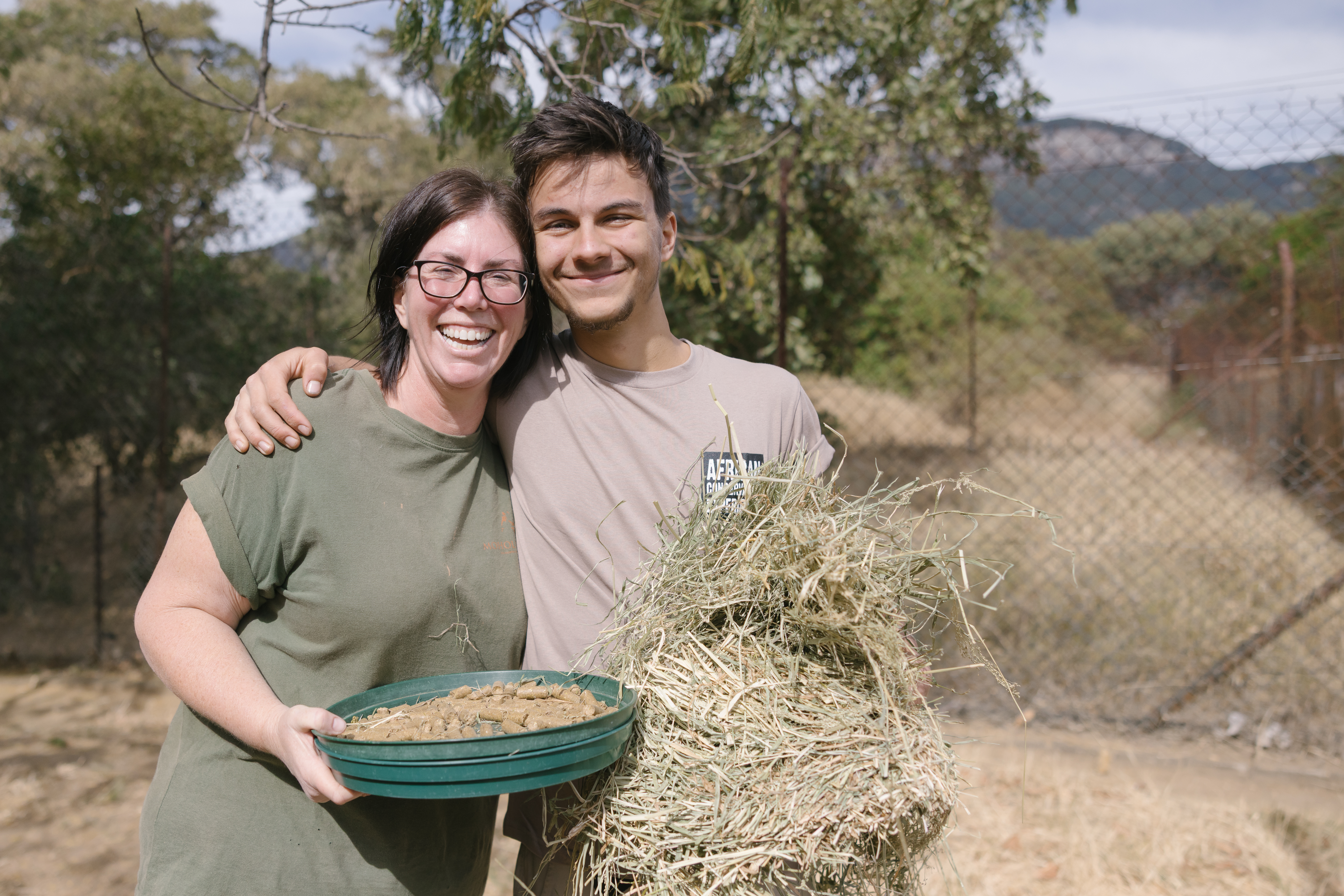 Best volunteer abroad programs - Recommended volunteer experiences - Volunteers smiling at the camera