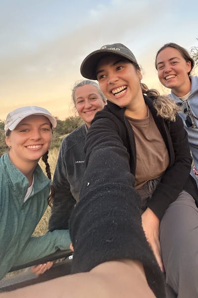 Service learning trips - Service Learning Field Trip - Volunteers posing