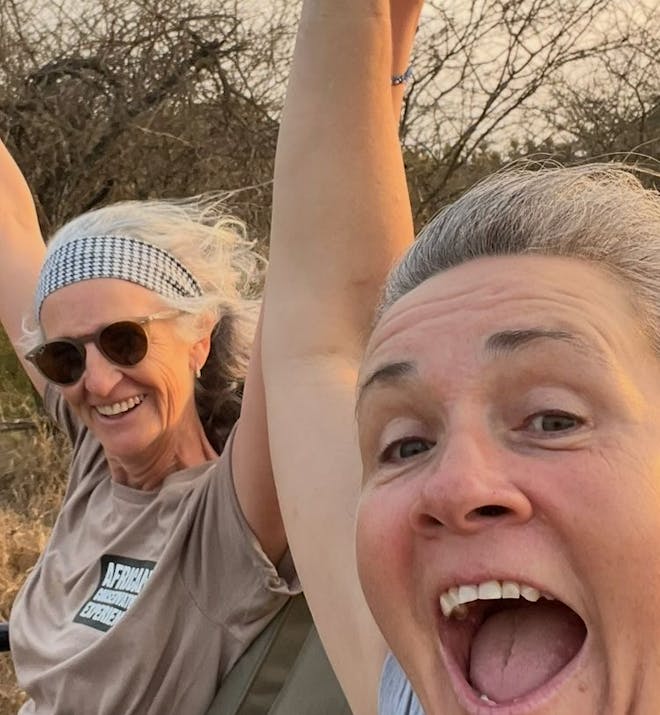 Di Roderick and Sam Hemmingway - Selfie smiling in the wild