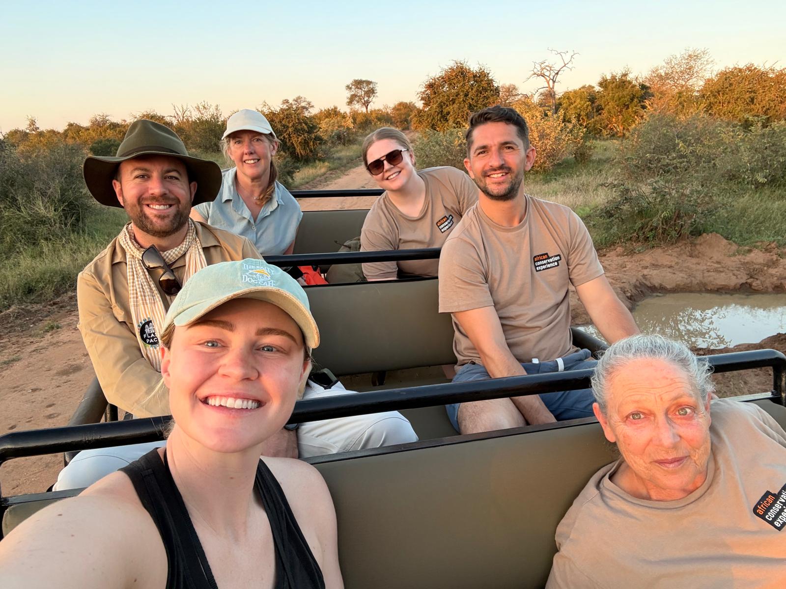 Katie Murray: Group photo on game drive at Vikela project