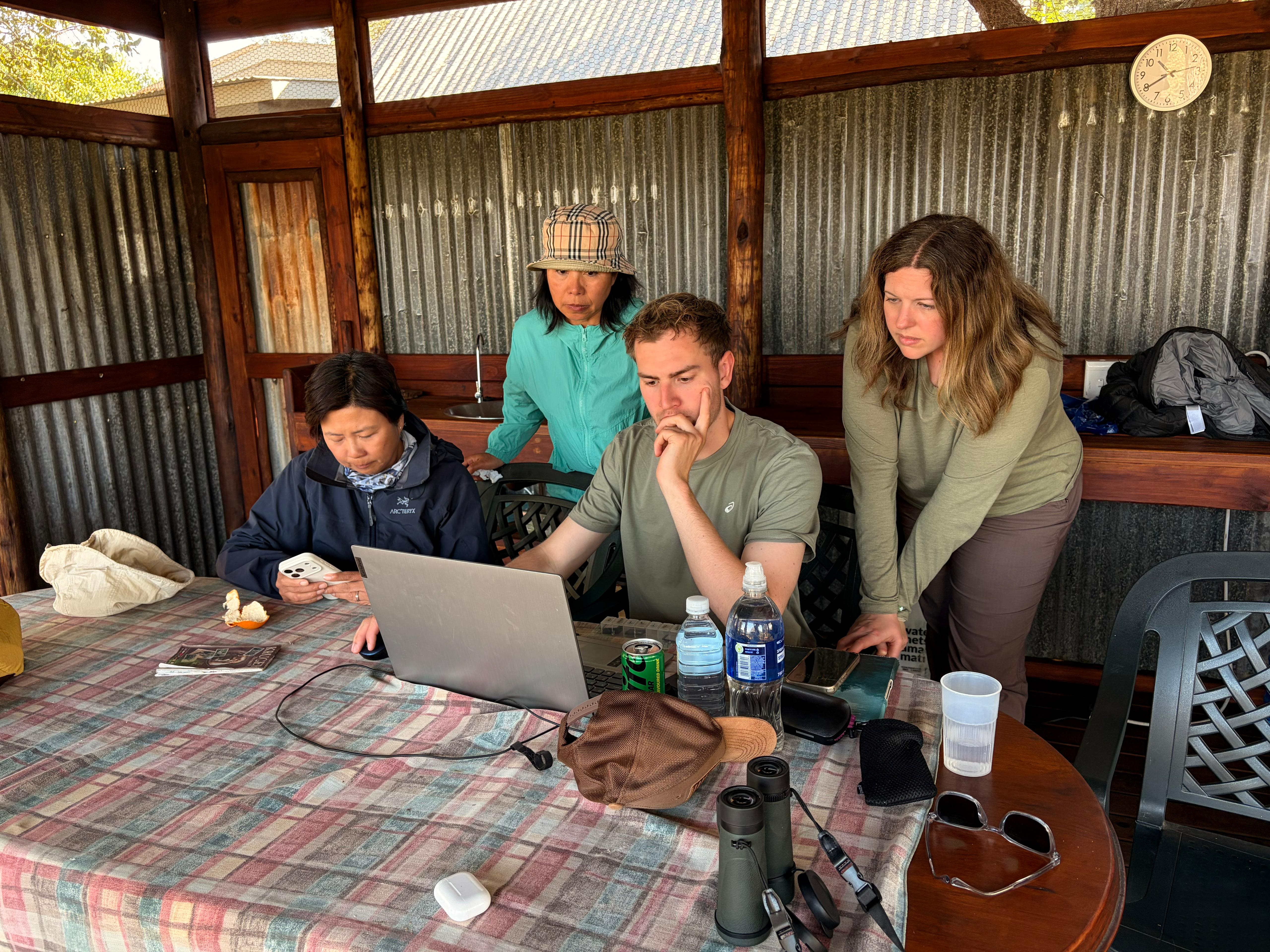 Michelle Revai - Volunteers working together on Vikela Kruger project