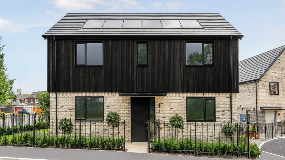 With solar panels, a highly efficient combi-boiler and smart heating, Bucklands Place has been designed with energy-efficiency at its core.