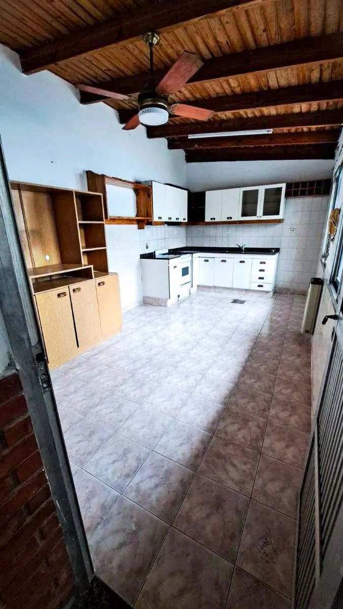 Casa Interna de 2 Dormitorios con Patio – Zuviría 6256