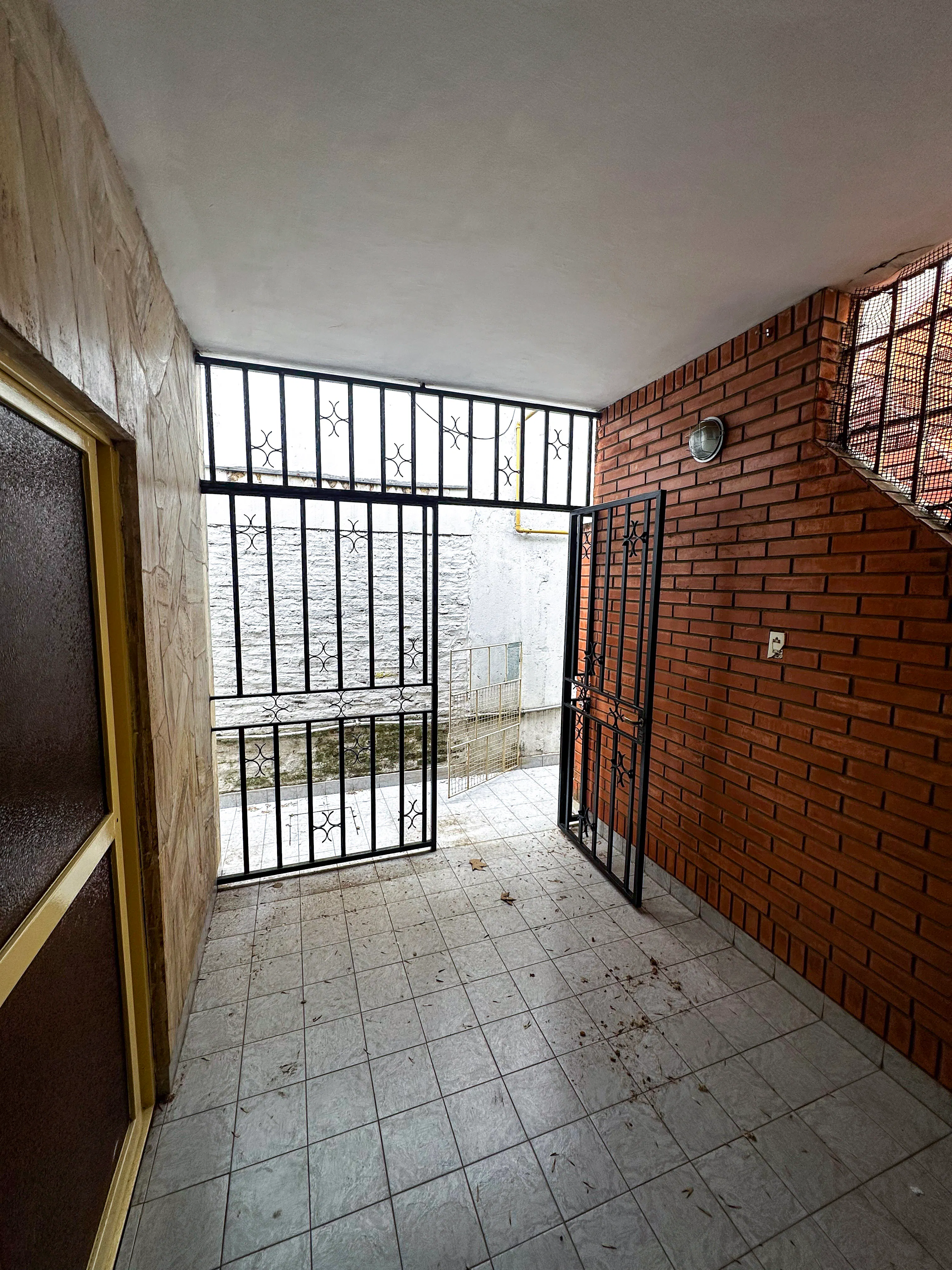 Casa Interna de 2 Dormitorios con Patio – Zuviría 6256