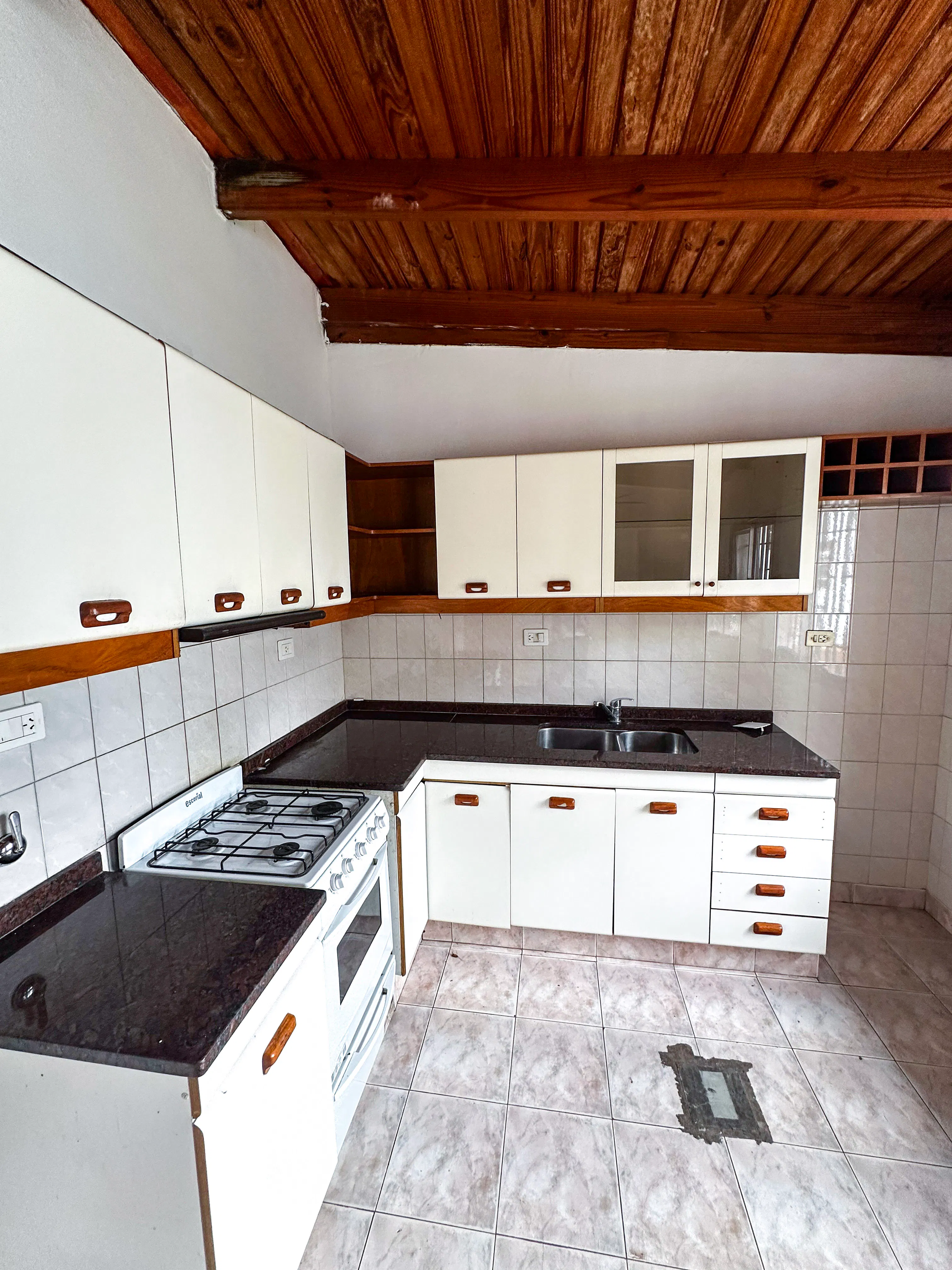 Casa Interna de 2 Dormitorios con Patio – Zuviría 6256