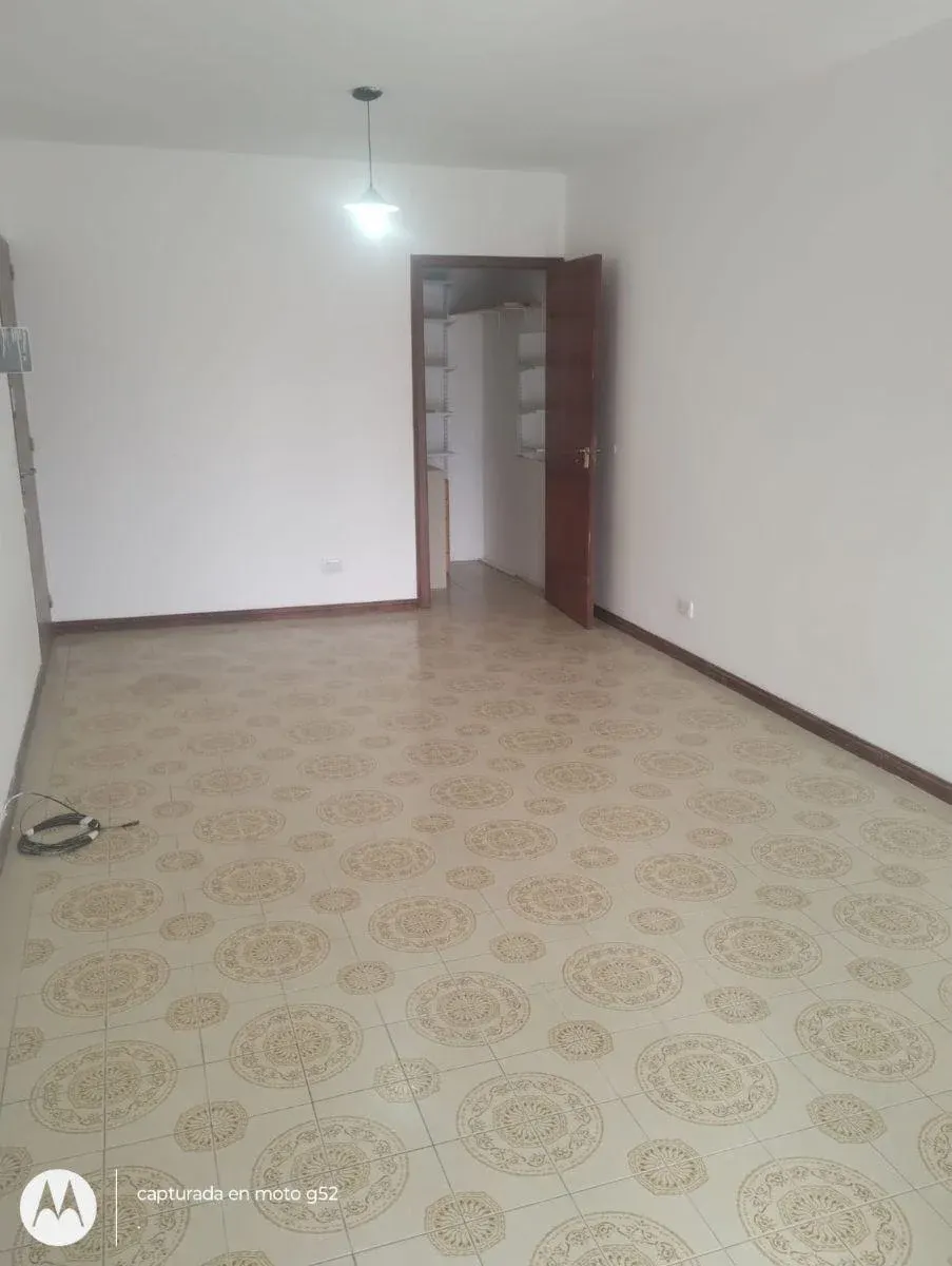 Monoambiente Luminoso con Balcón – Av. Pellegrini 1000