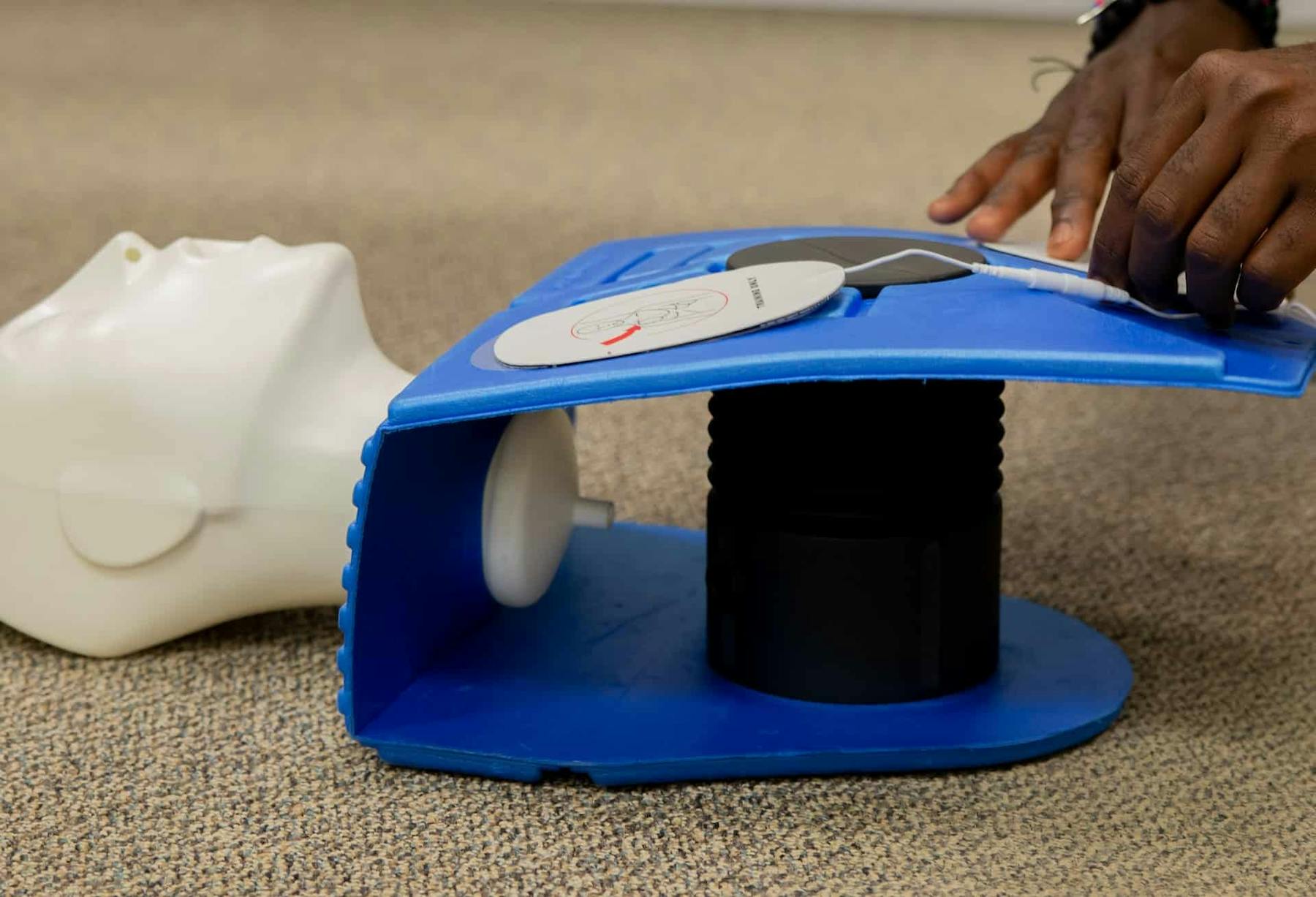 What Are The 7 Steps Of Using An AED? | AED Advantage
