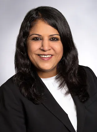 Porträt von Neelam Mahtani-Staehle, Senior Beraterin Gewerbliche Vermietung bei Aengevelt Immobilien in Frankfurt