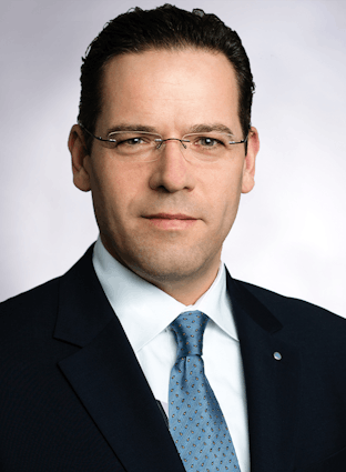 Porträt von Andre Bühlig, stellvertretener Niederlassungsleiter bei Aengevelt Immobilien in Magdeburg