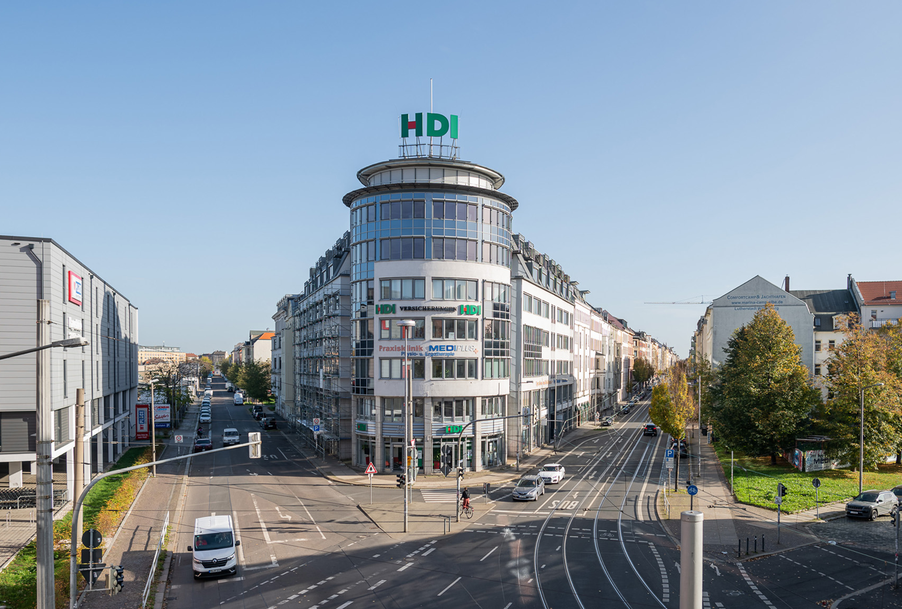 Der Büro-/Geschäftshauskomplex Rosa-Luxemburg-Straße 48 B im Leipziger Stadtteil Neustadt-Neuschönefeld.