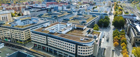 Luftbild von der Magdeburger City, im Vordergrund das City Carré, recht im Bild der Hauptbahnhof.