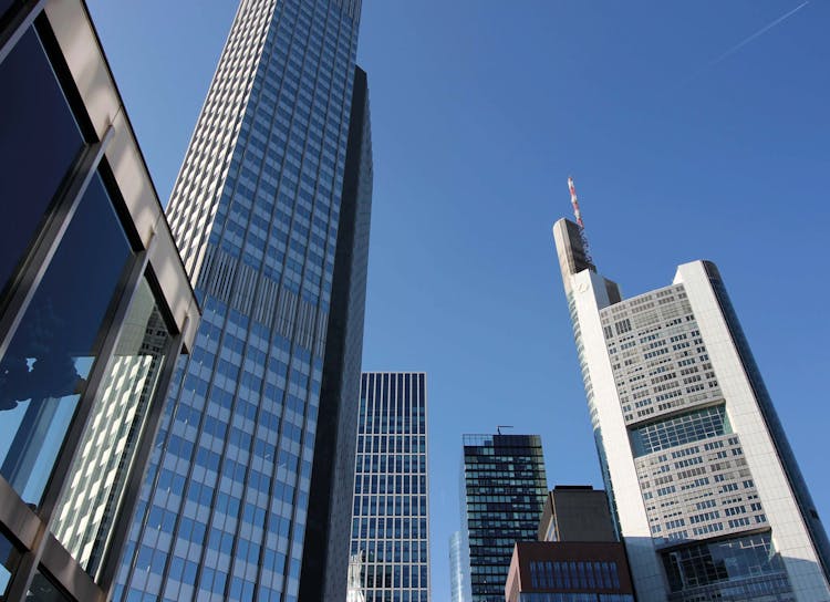 Blick auf verschiedene Hochhäuser in Frankfurt