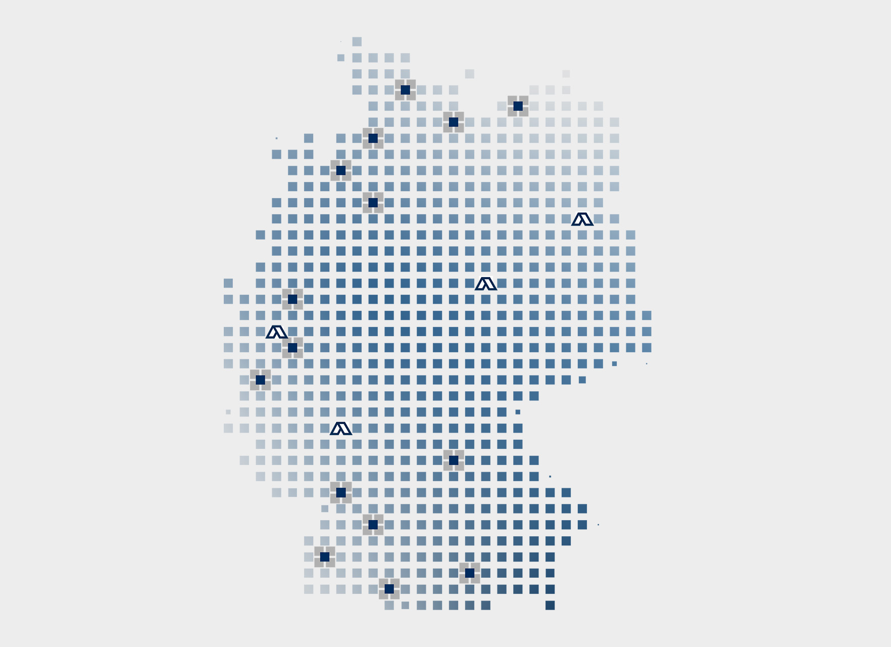 Deutschlandkarten aus kleinen blau gefärbten Quadraten. Eingefügt sind die Icon der DIP-Partner (Deutsche Immobilien Partner)