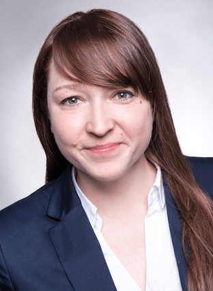 Porträt von Adina Schmidt, Senior Beraterin Gewerbliche Vermietung bei Aengevelt Immobilien in Berlin