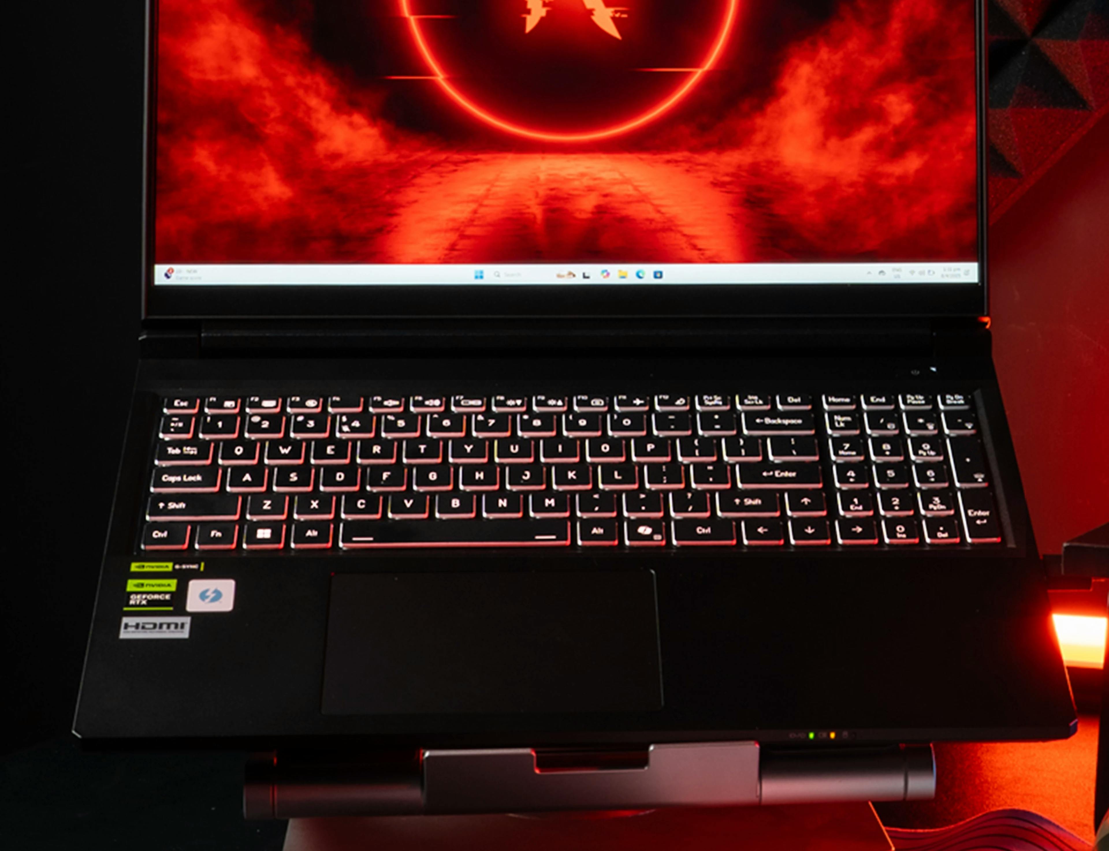 FULL SIZE ISOLATED RGB KEYBOARD