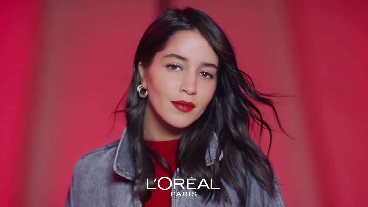 Leïla Bekhti en campagne pour L'Oréal