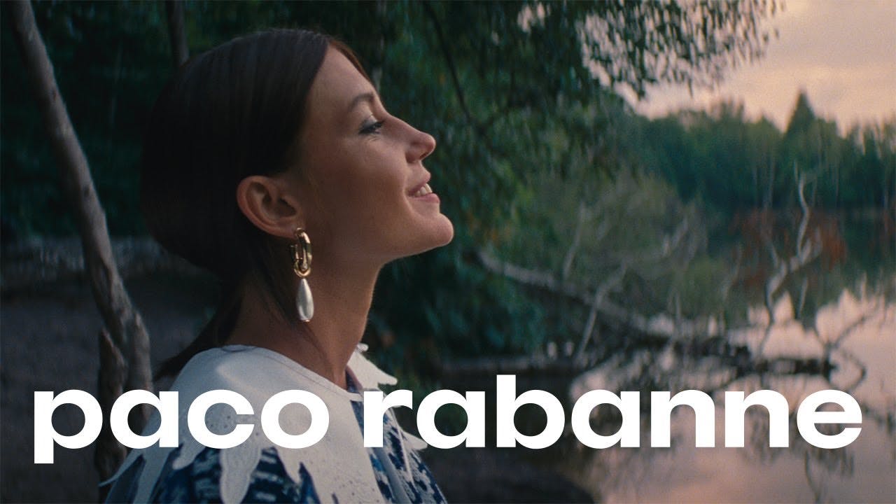 Adèle Exarchopoulos en campagne pour Paco Rabanne
