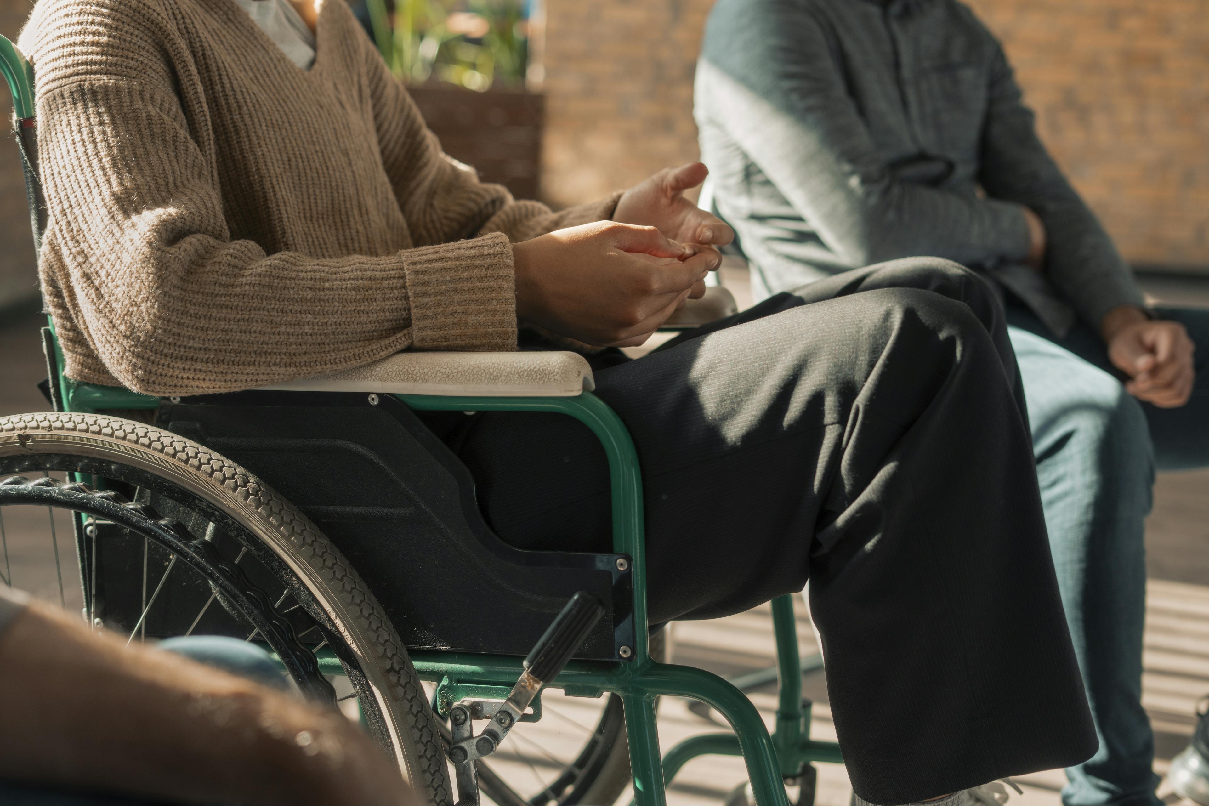A Guide to Adaptive Clothing: How to Choose the Right Adaptive Clothing for Older Adults with Different Needs