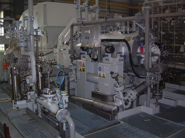 GAS COMPRESSOR