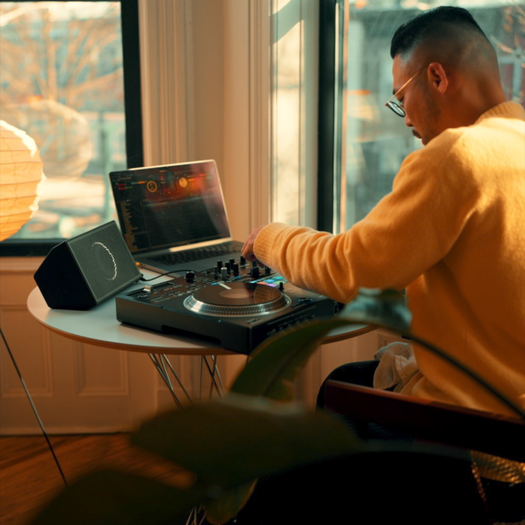 aiaiaiai202ページ UNIT-4 Wireless+ | Studio Monitor | AIAIAI