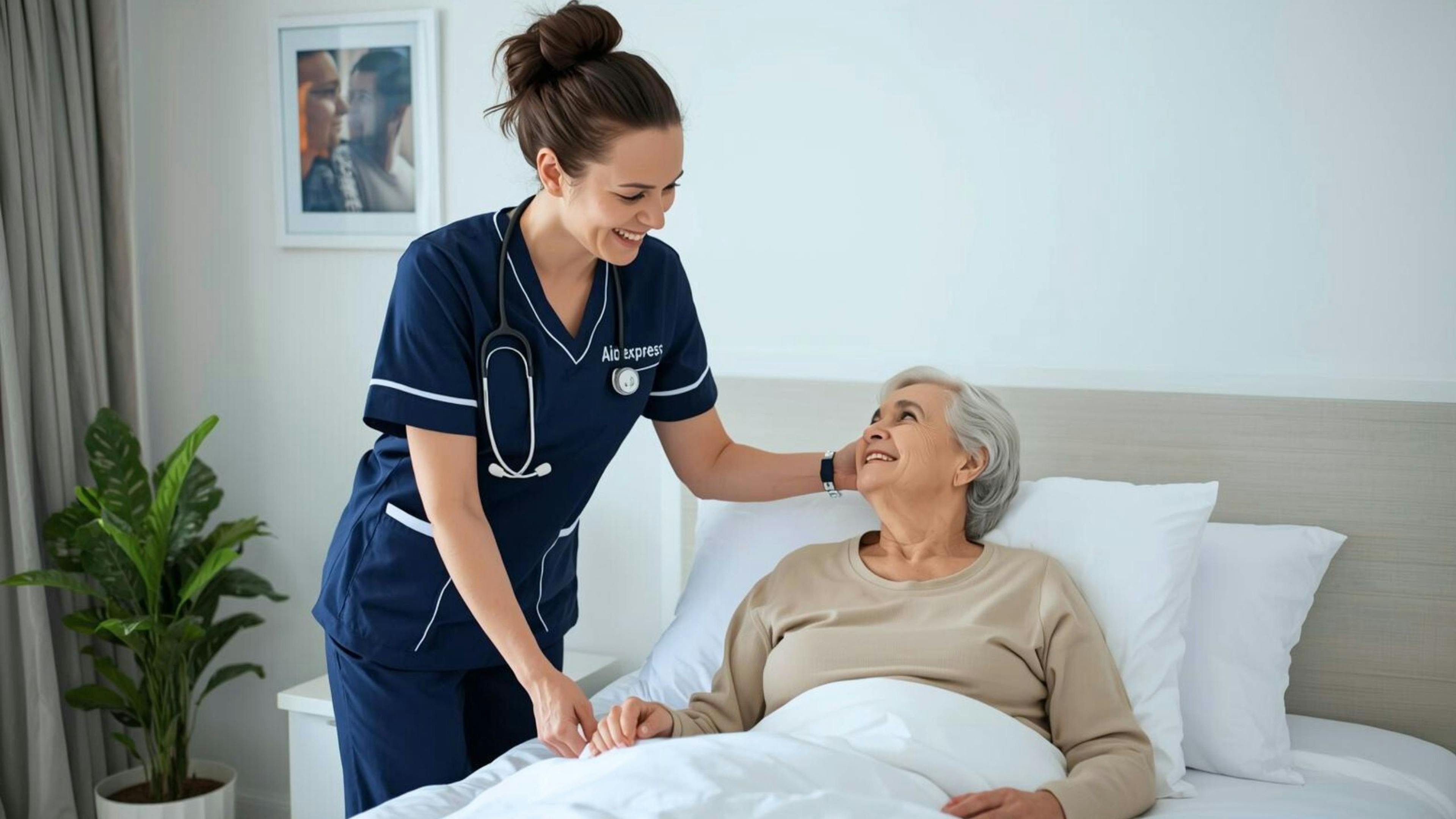 Infirmière à domicile Aidexpress rassurant une personne âgée en convalescence, offrant des soins infirmiers sécuritaires et personnalisés à la maison.