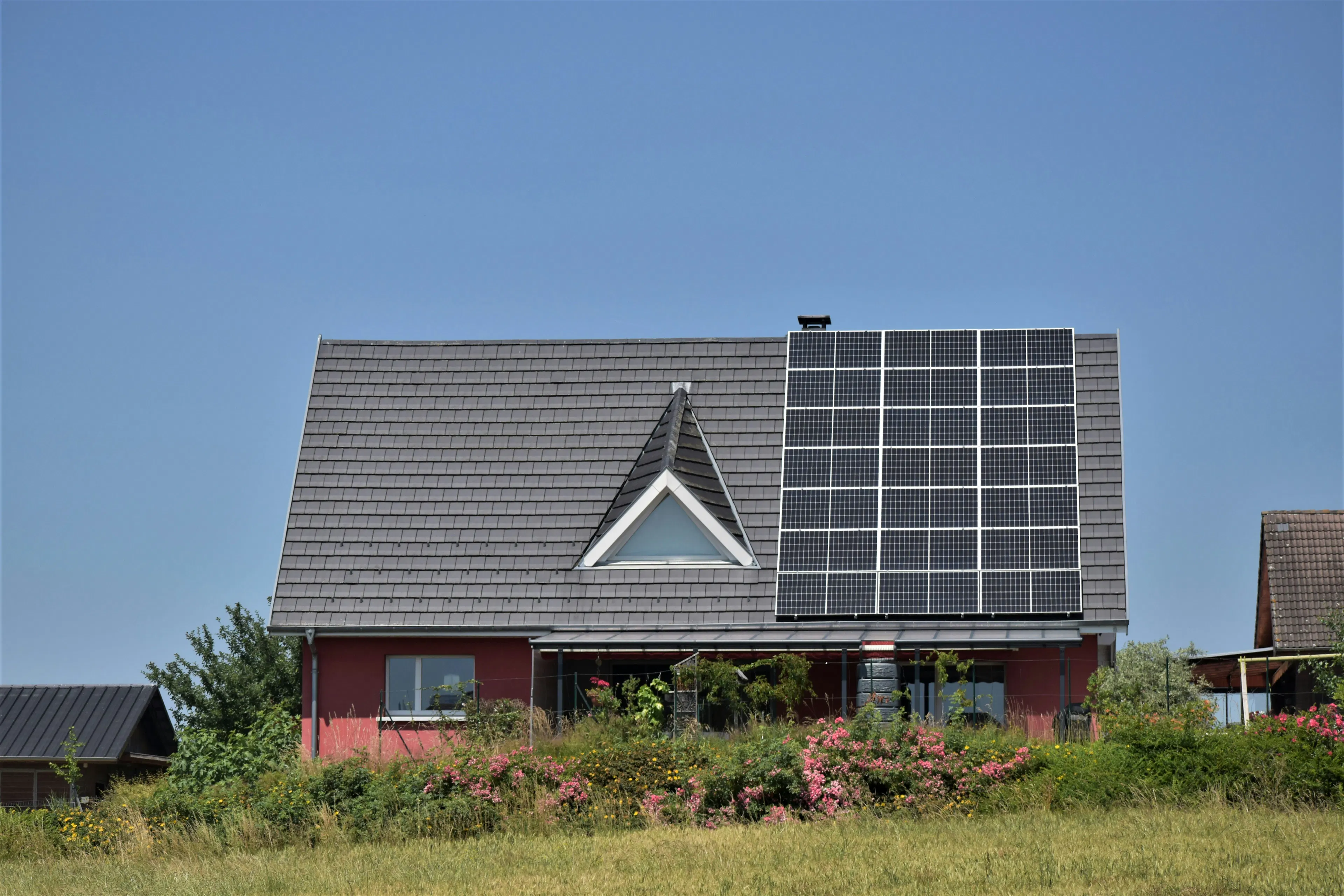 How to Build a Sustainable House for Airbnb