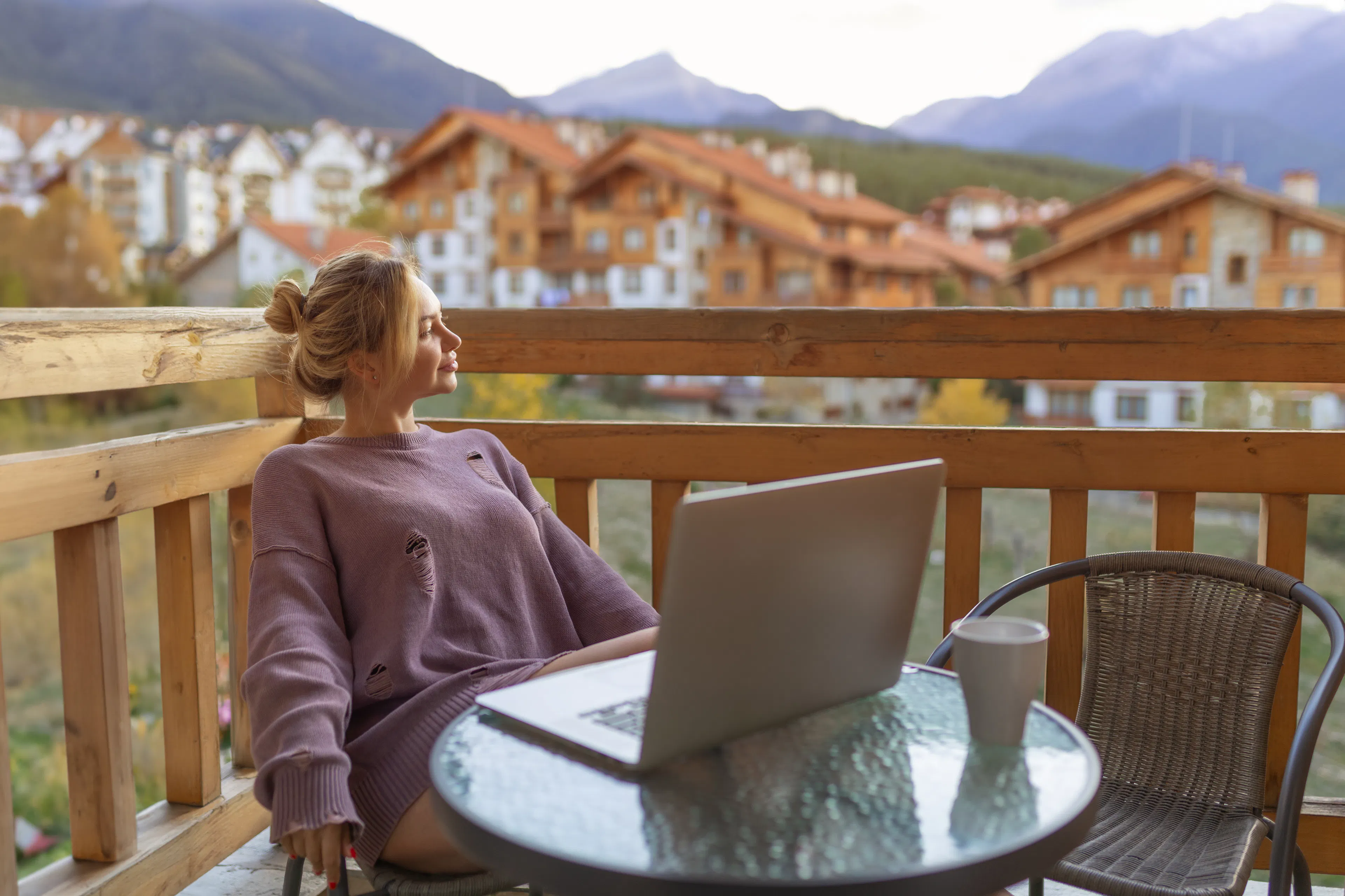 Airbnb Shoulder Season Tips: 10 Ways to Get More Bookings and Revenue