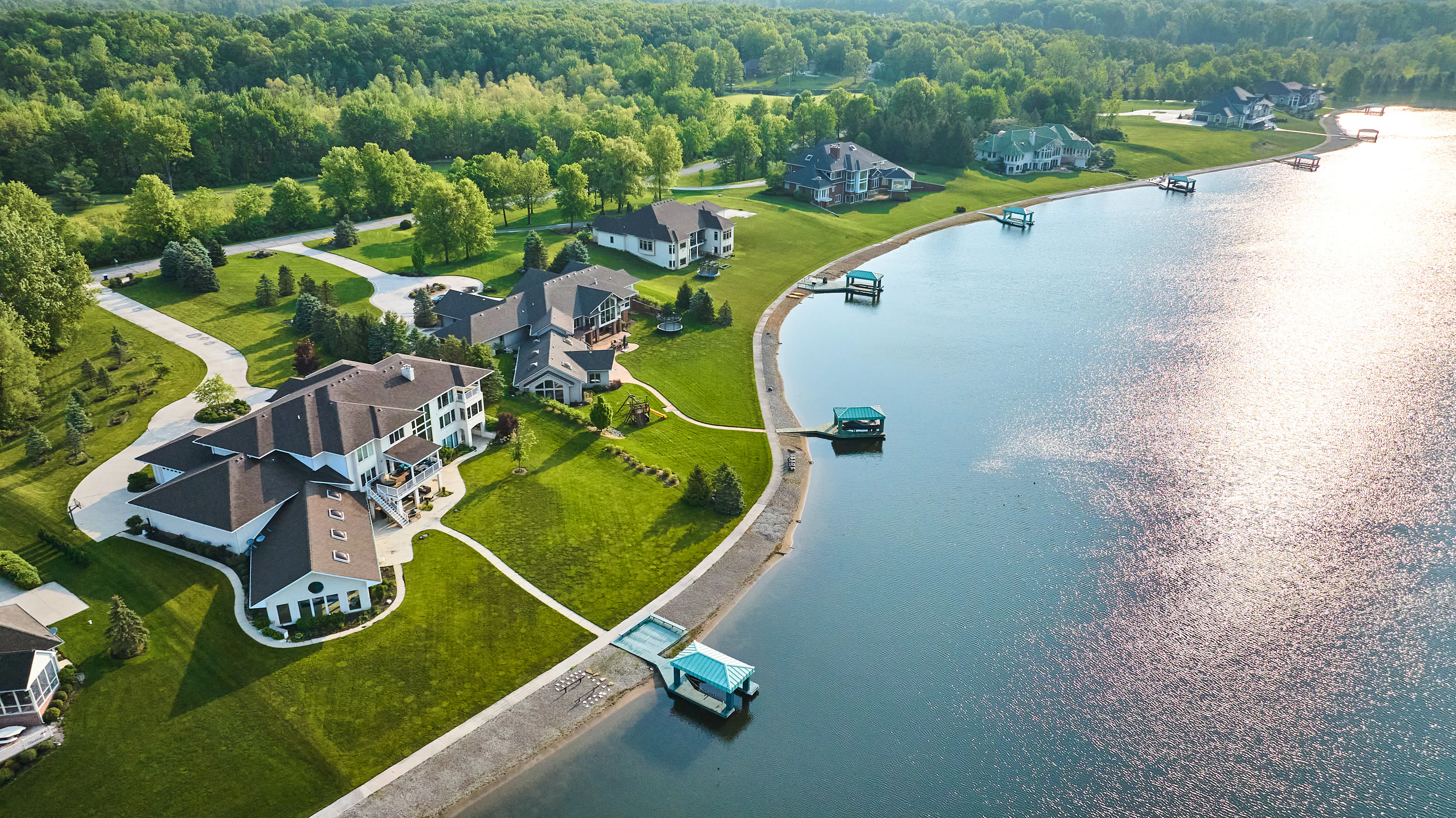 Best Places to Buy a Lake House for Rentals
