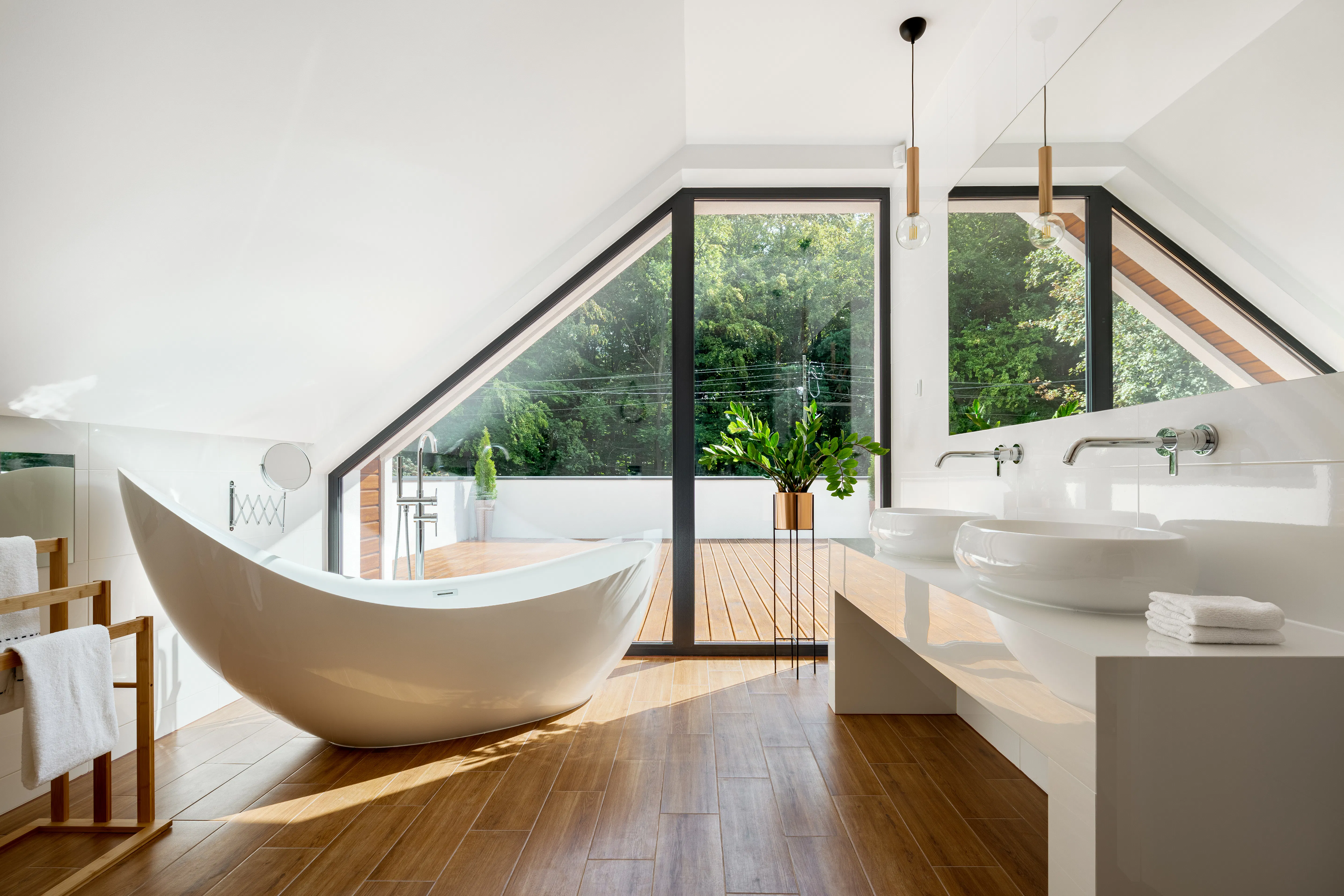 Elegant attic bathtub