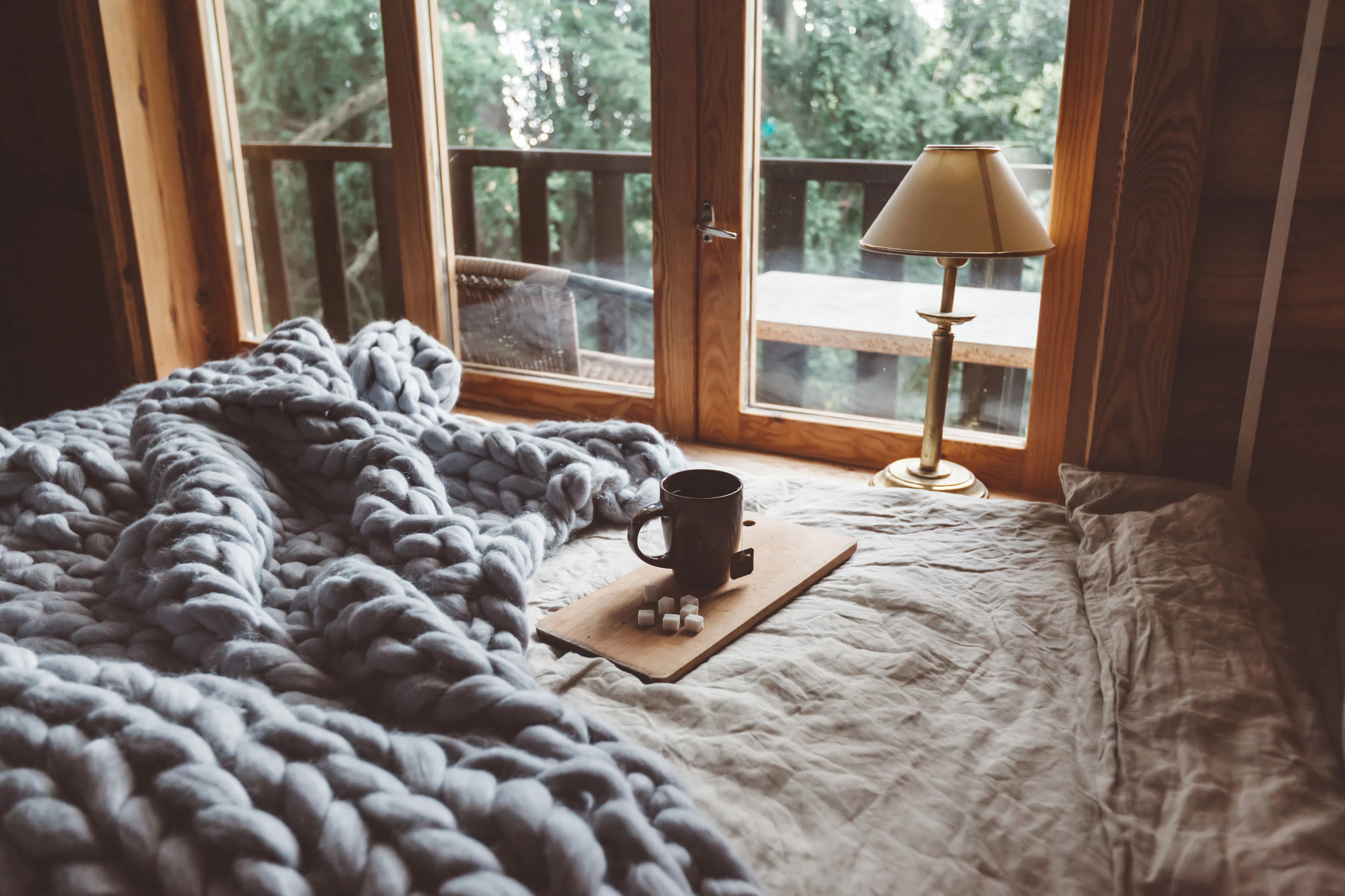 Cozy winter weekend in log cabin