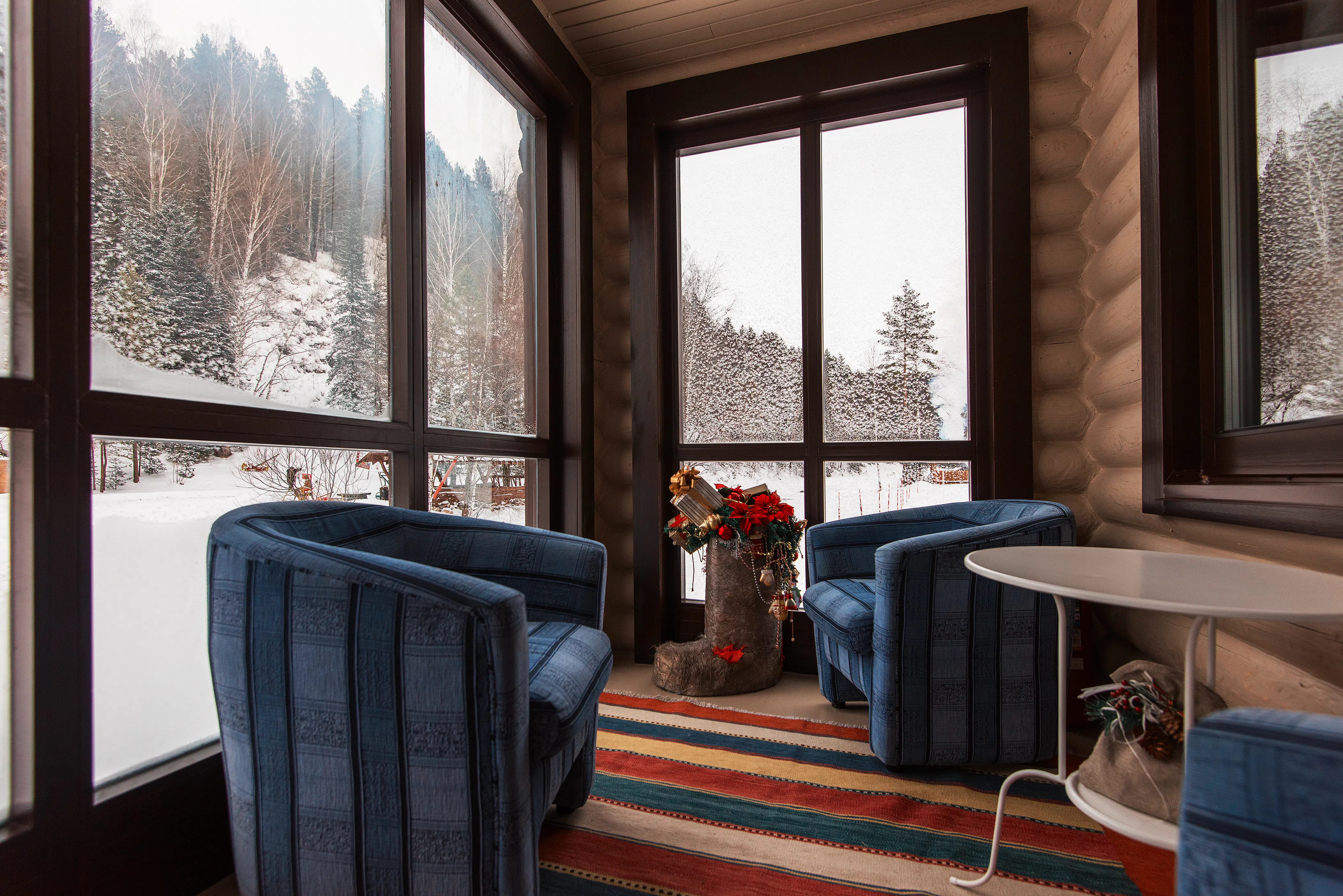Room in vacation home decorated for the celebration of the new year
