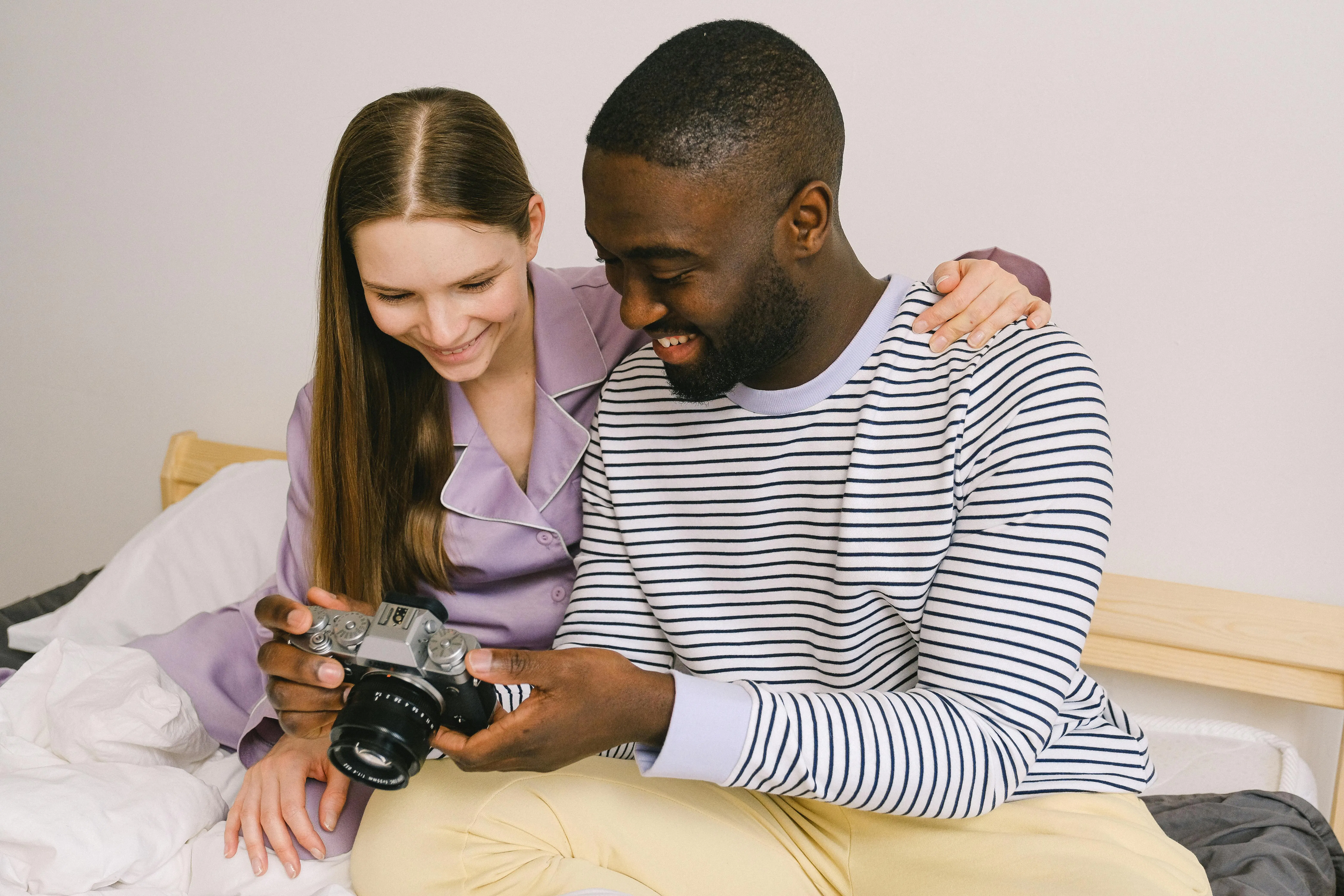 couple using photo camera
