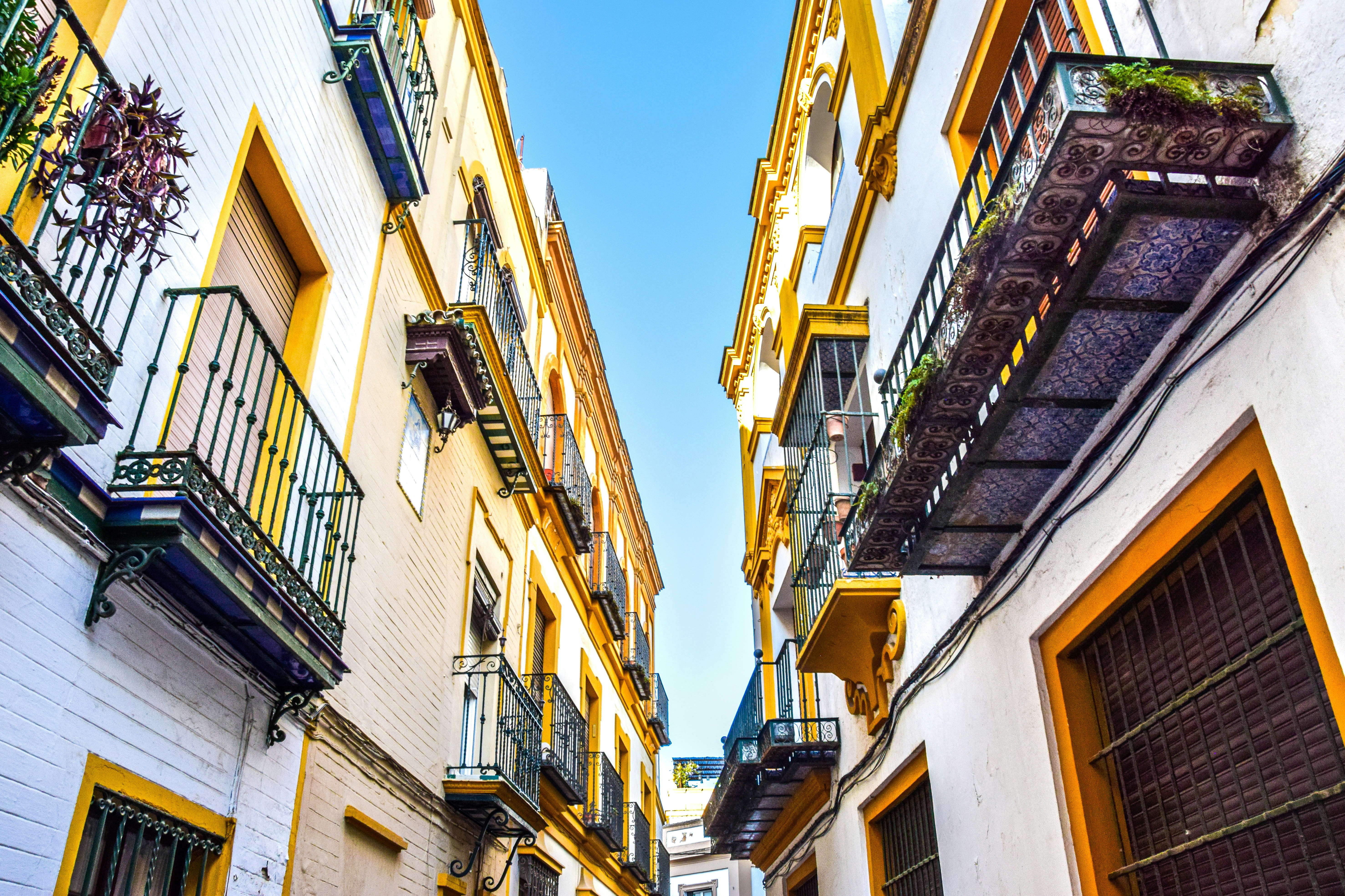 Homes with balconies in Spain