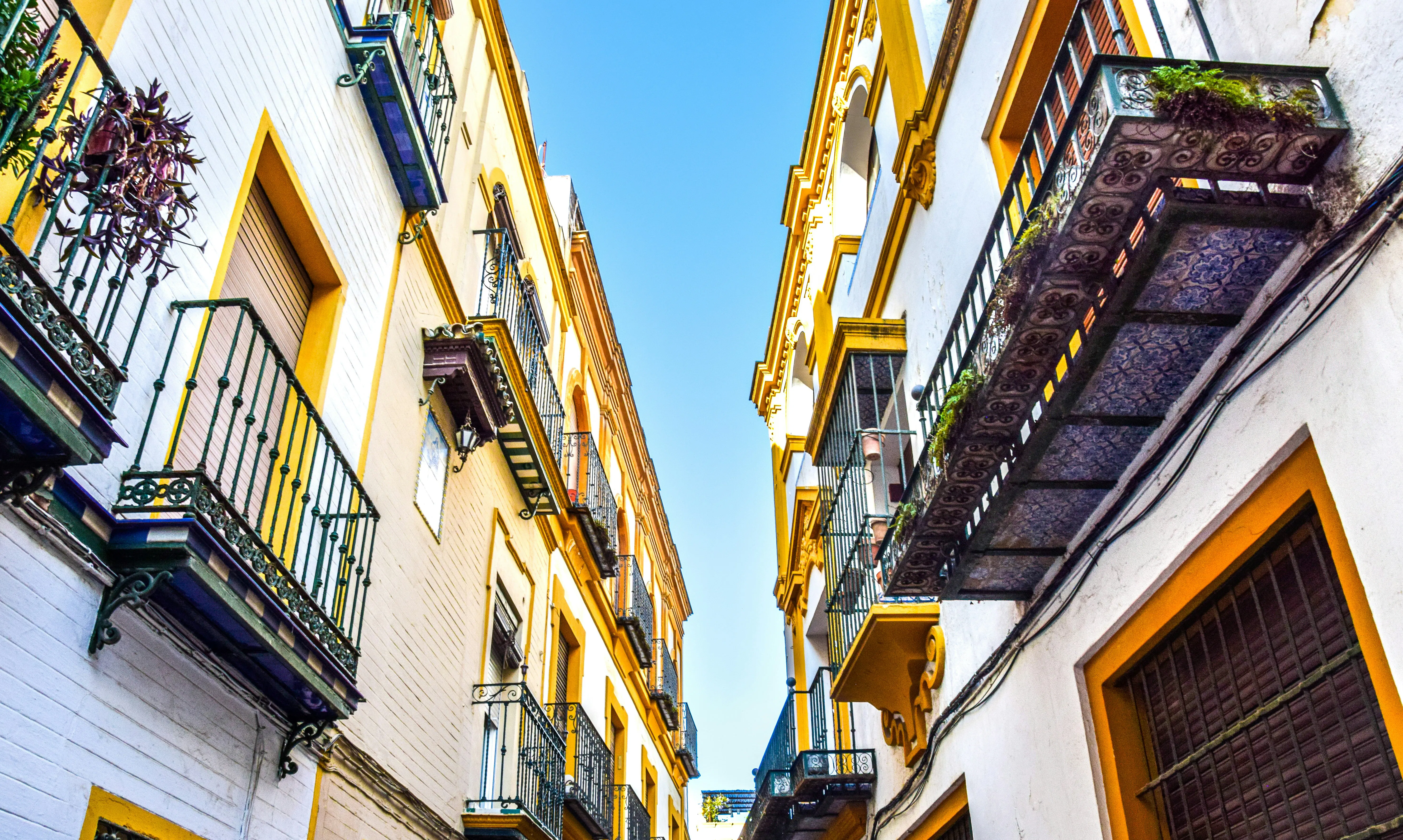 Homes with balconies in Spain