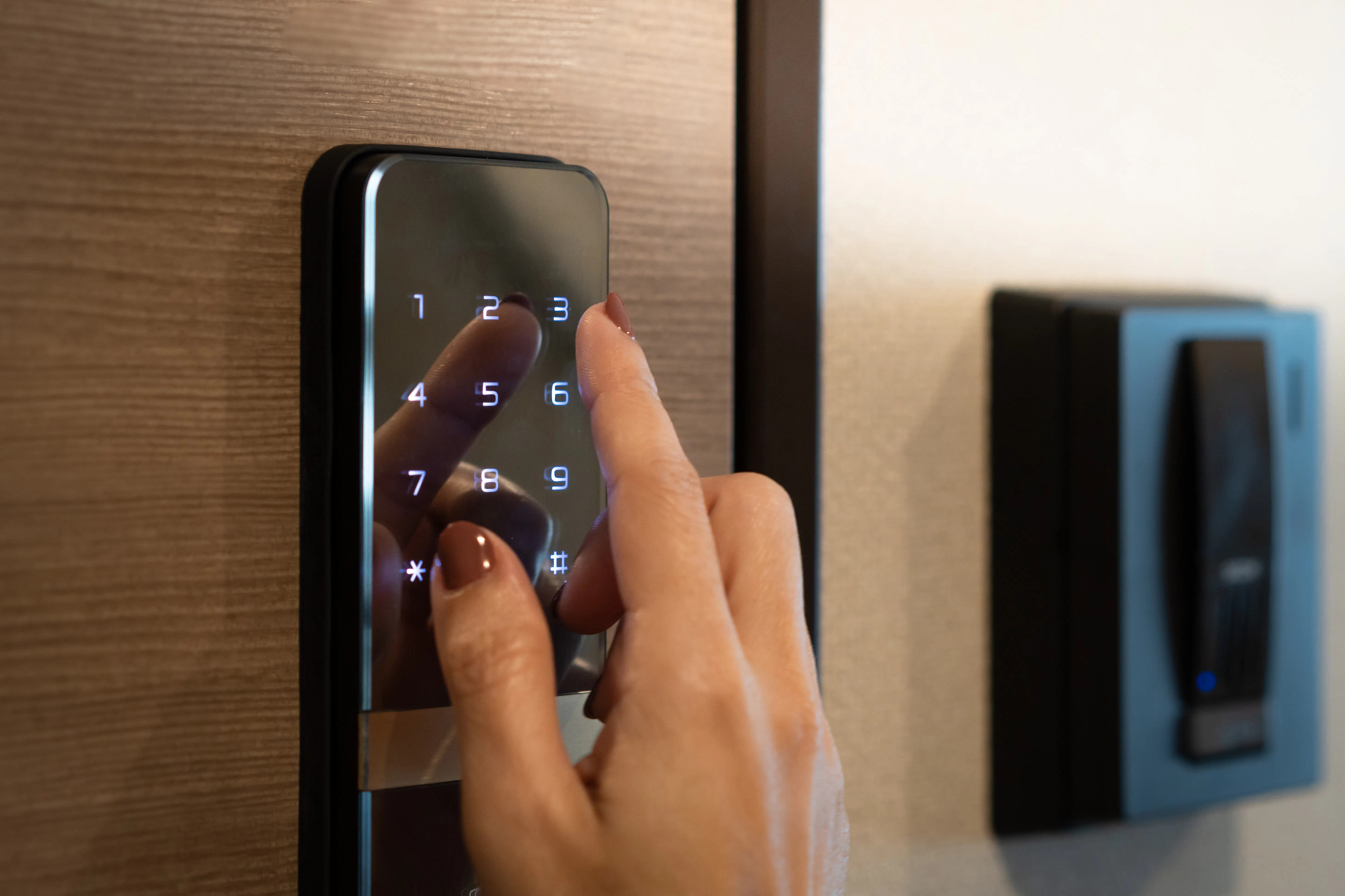 Airbnb Guest Using Smart Lock for Smart Check In