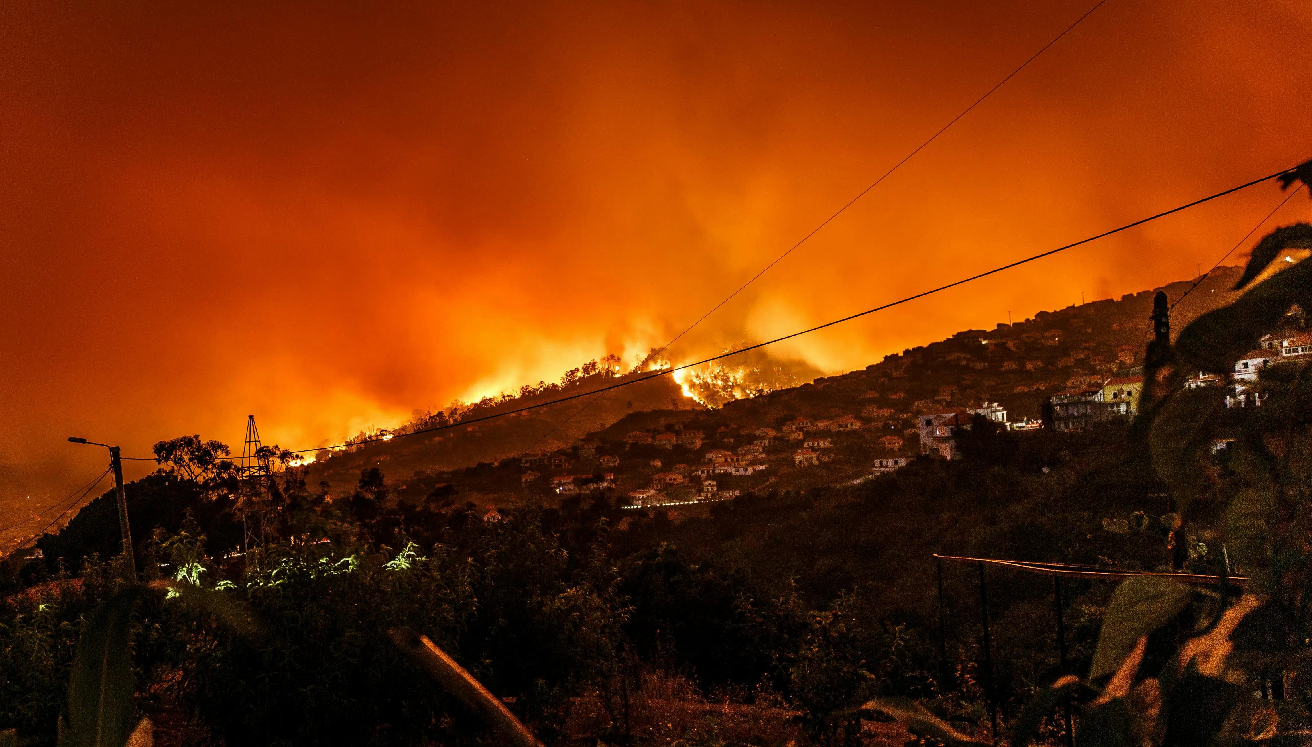 Wildfire approaching neighborhood