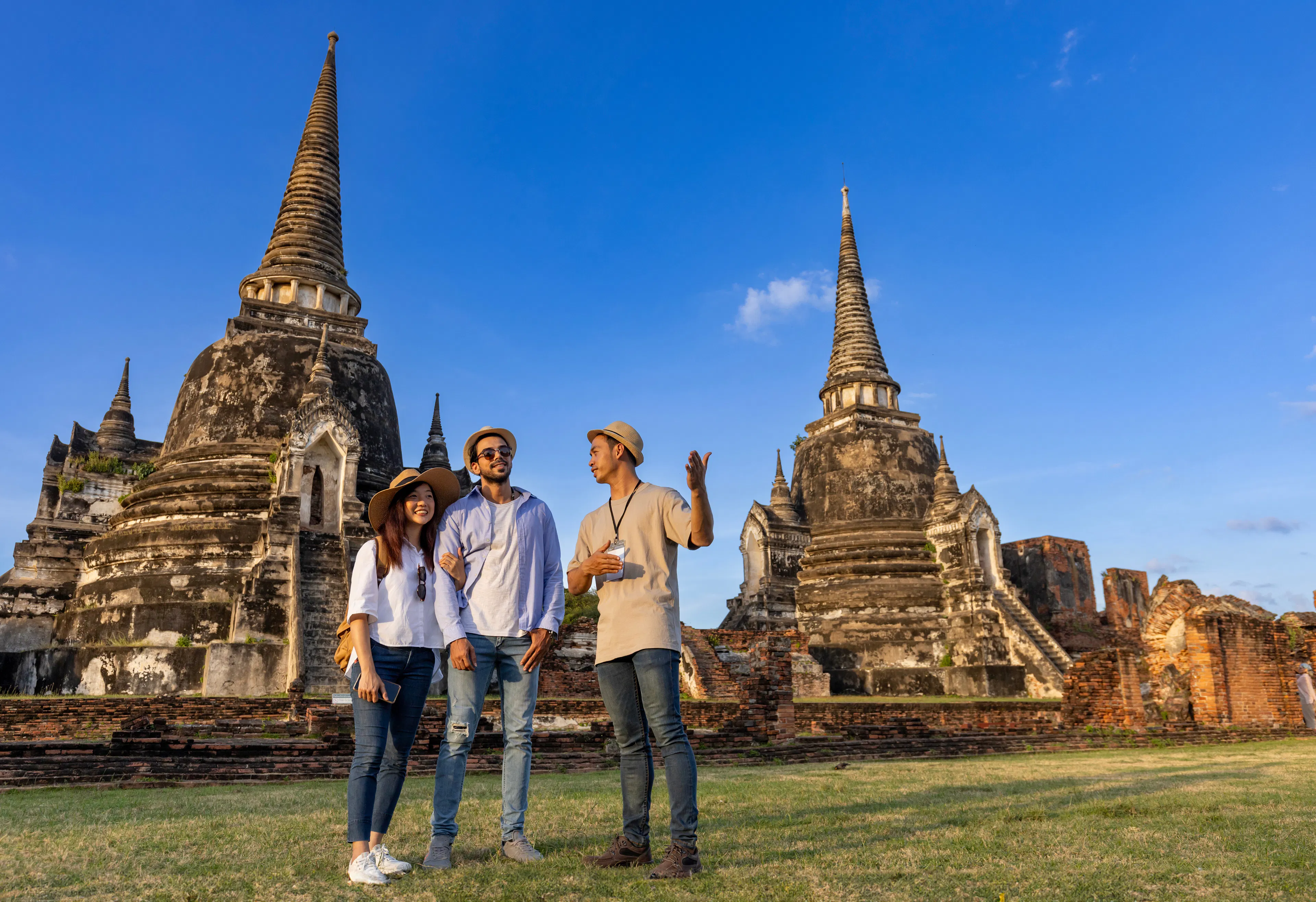 How to Host Airbnb Experiences, and Why They're Worth It