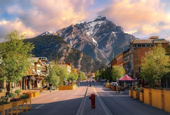 Top 10 Most Profitable Airbnb Locations in Canada (2025)
