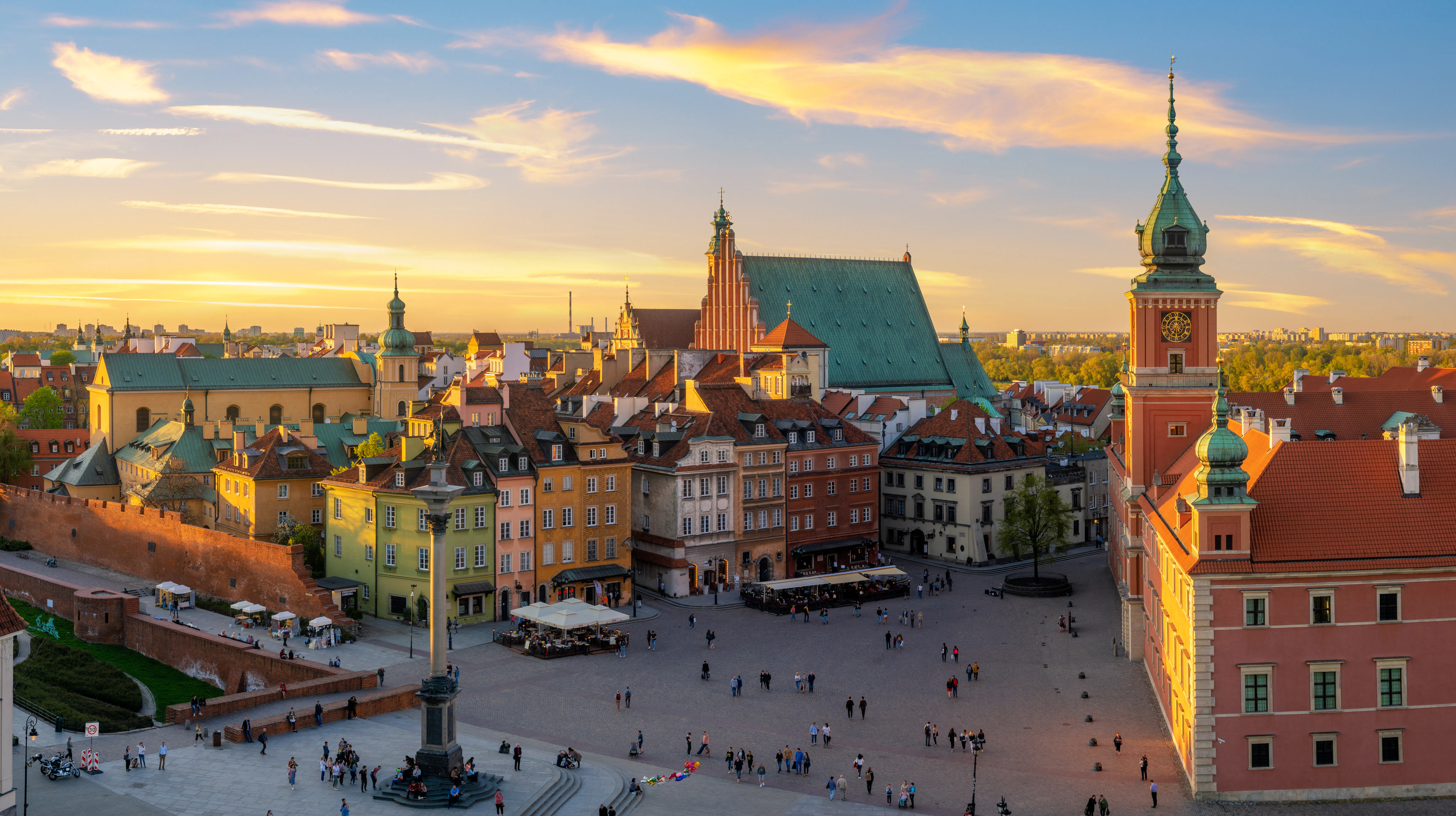 Warsaw, Royal castle and old town at sunset