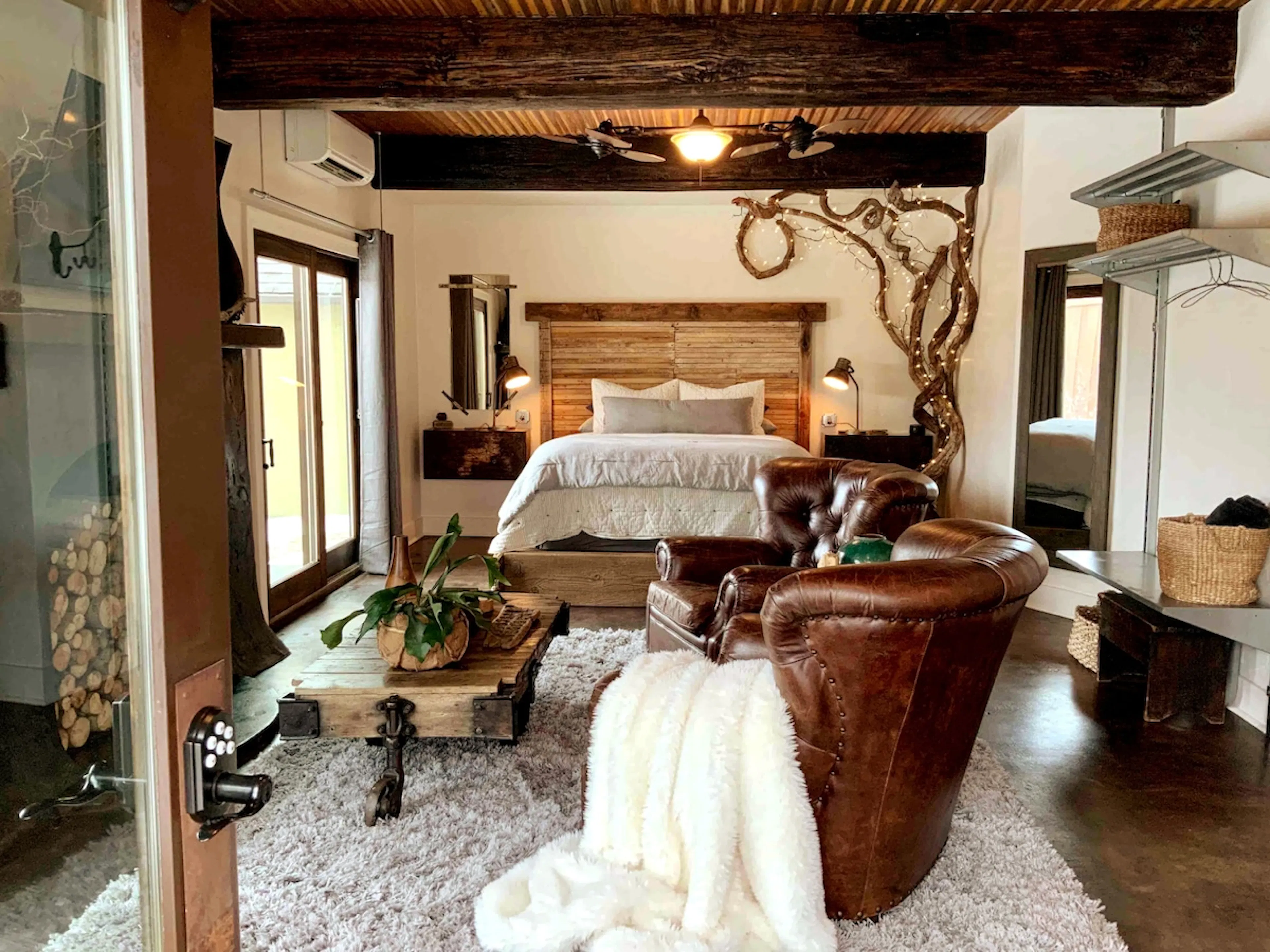 Spa and fireside vacation rental in Idaho