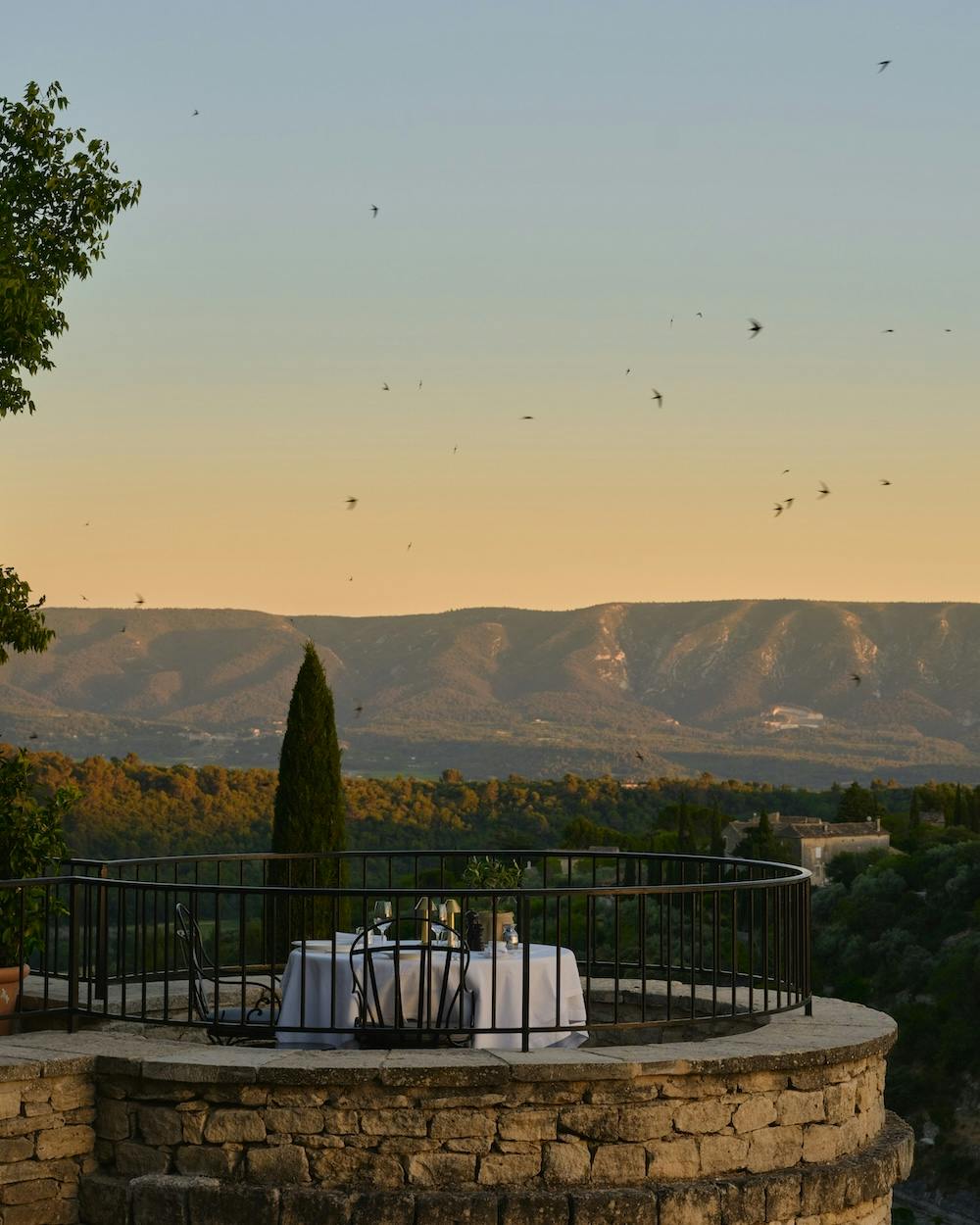 Le restaurant L'Orangerie, à l'hôtel de luxe La Bastide à Gordes