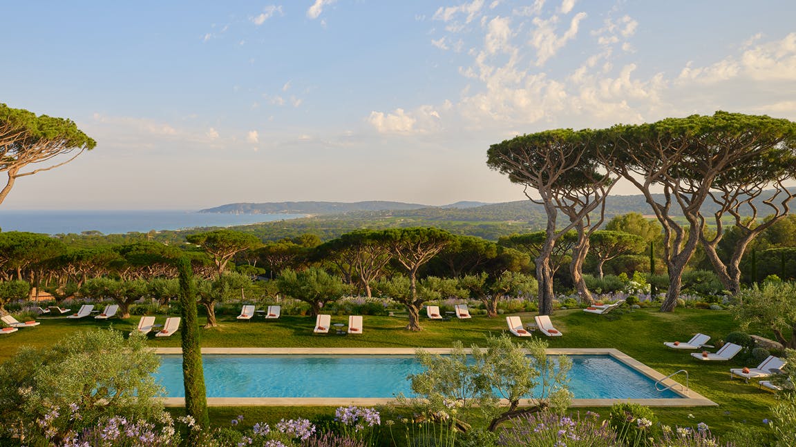 Piscine avec vue sur la biae de Pampelonne - Saint-Tropez