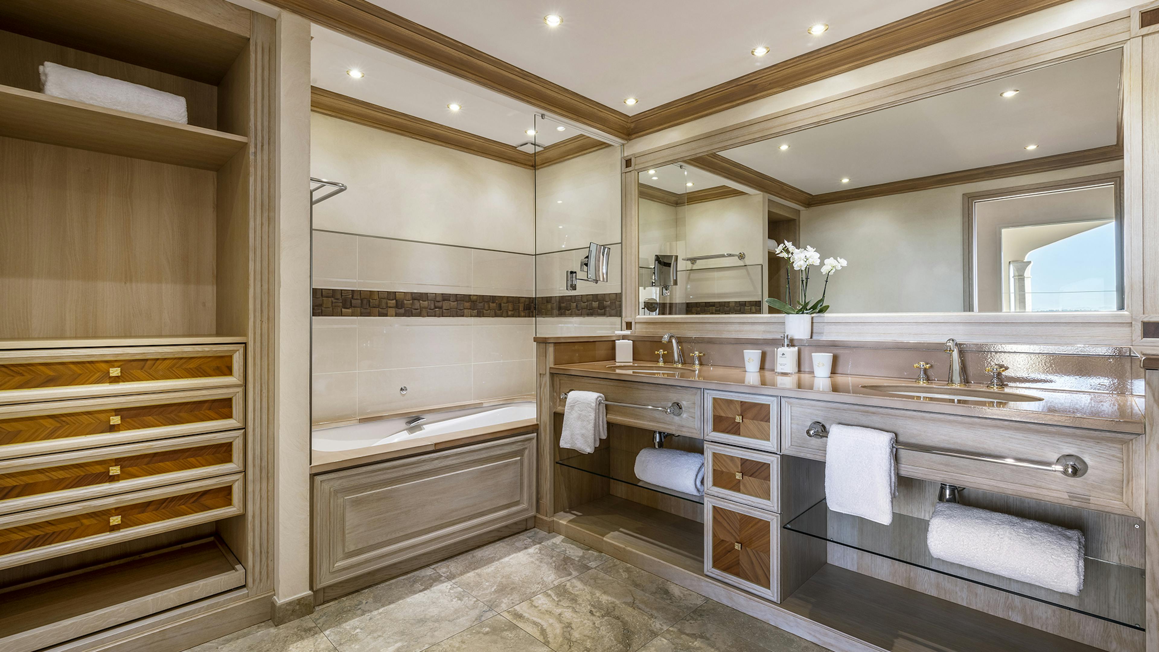 Château de La Messardiere, Saint-Tropez, junior suite Riviera